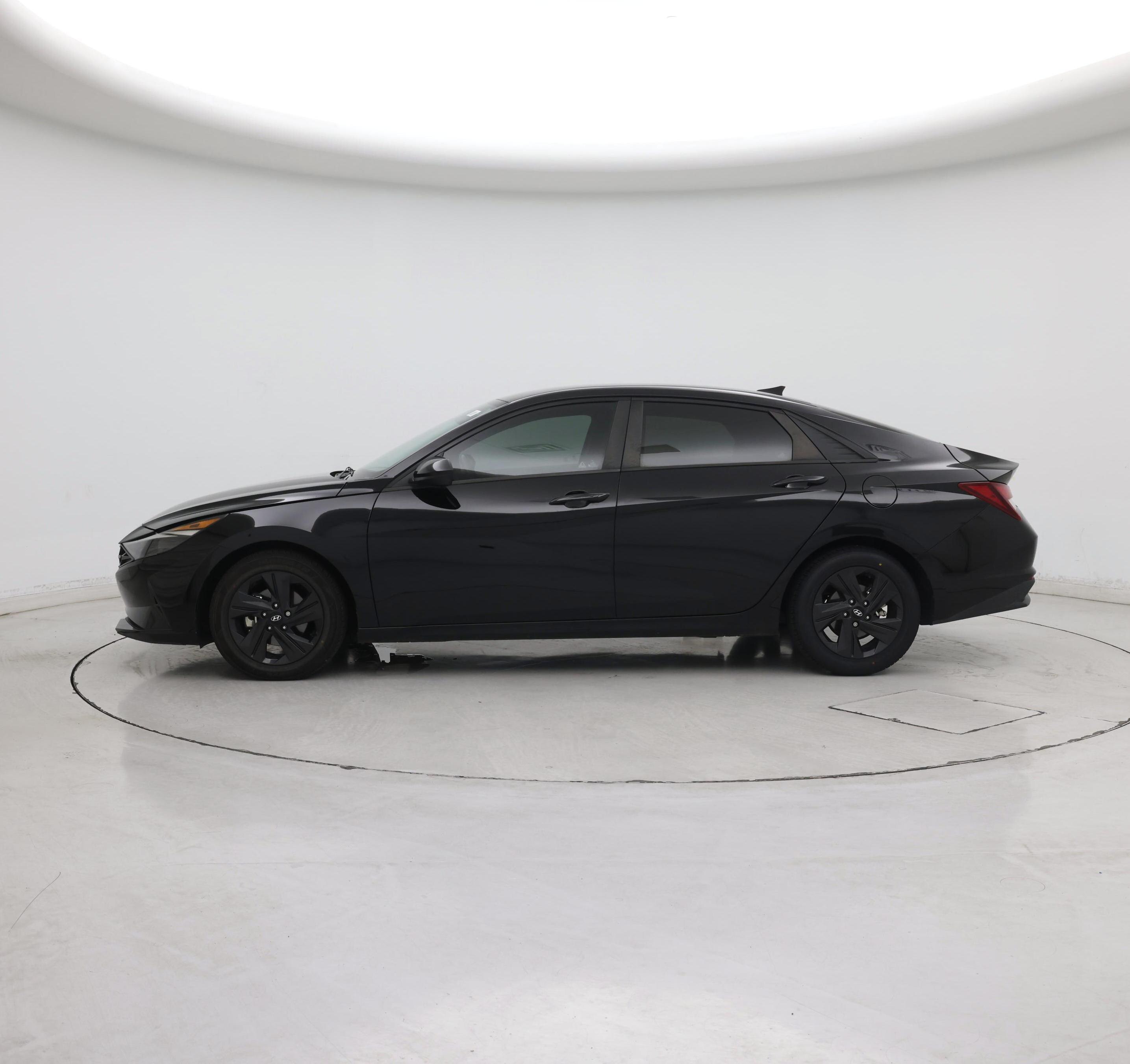 Thumbnail: 2022 Hyundai Elantra - 3