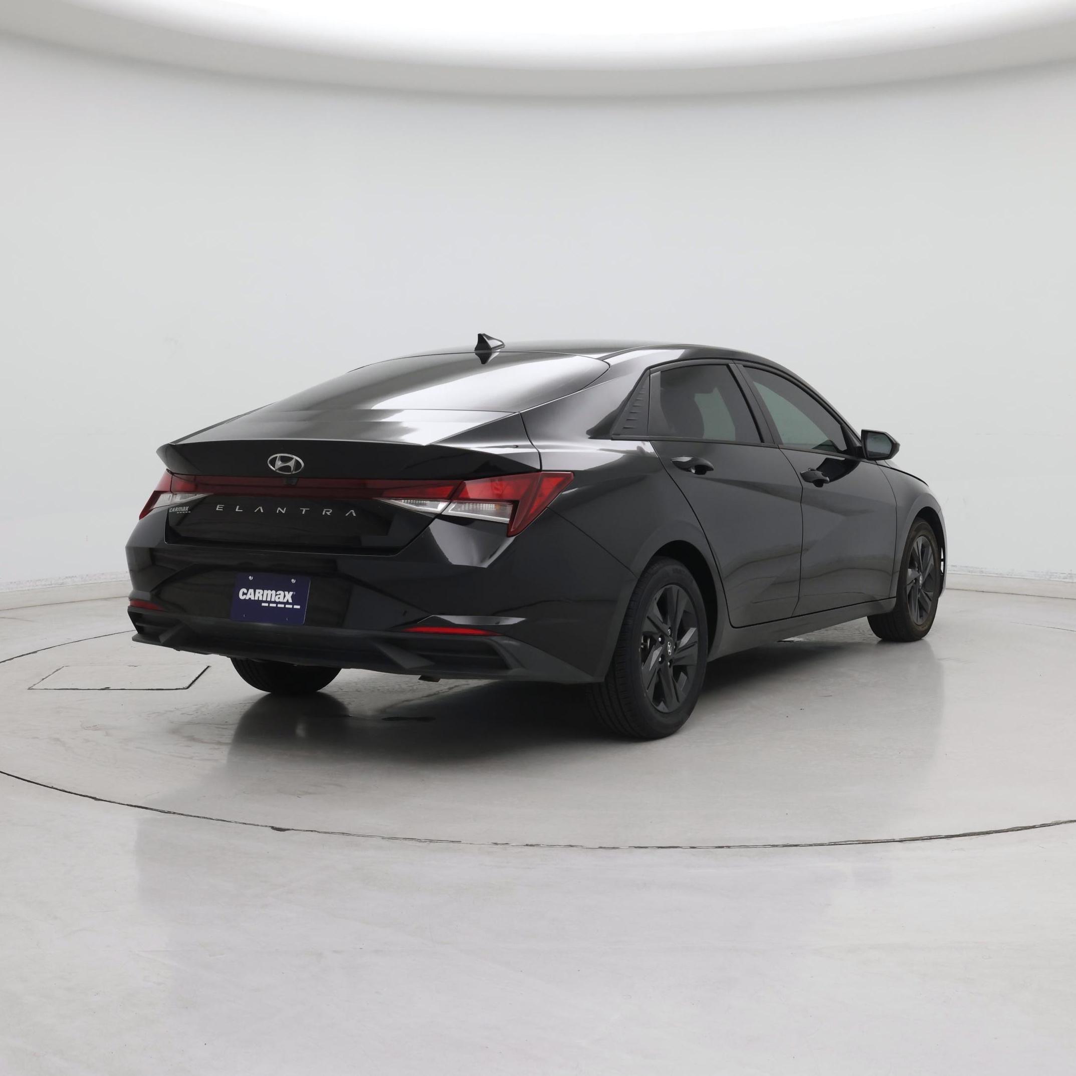 Thumbnail: 2022 Hyundai Elantra - 8