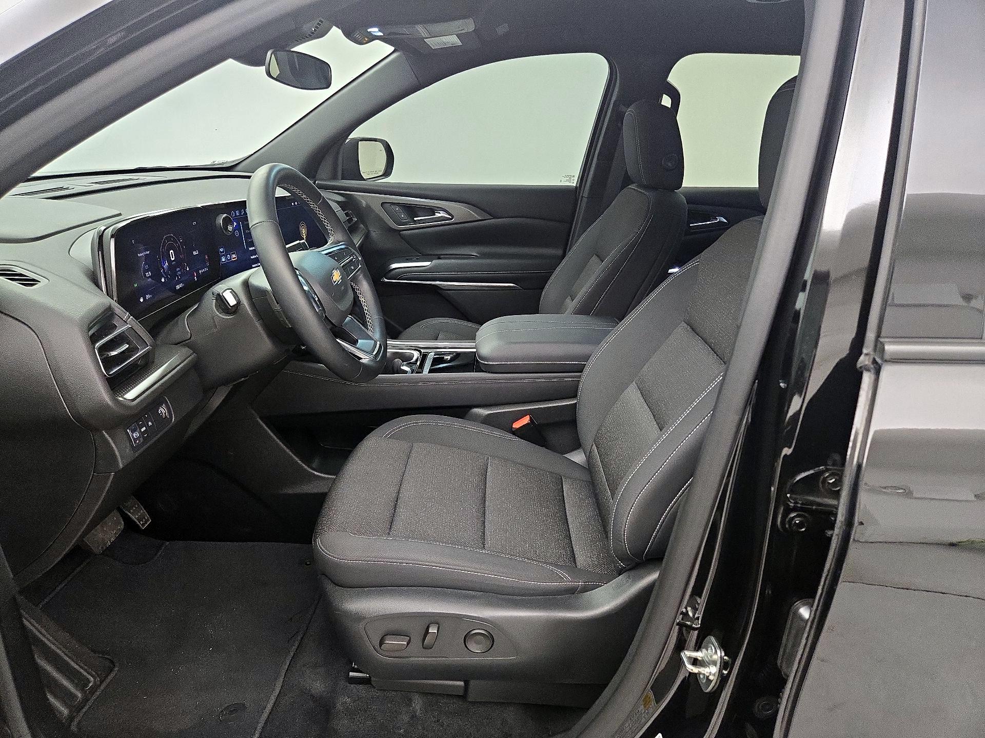 Thumbnail: 2024 Chevrolet Traverse - 11