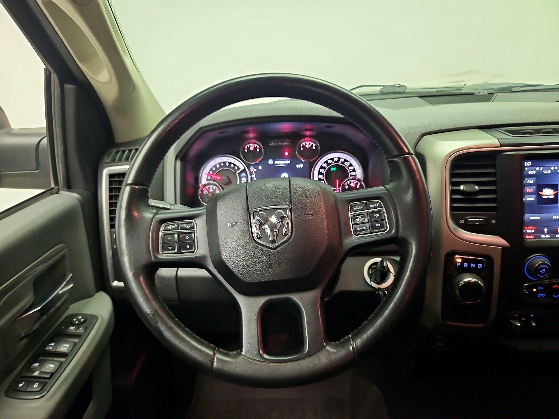 Thumbnail: 2019 RAM 1500 Classic - 10