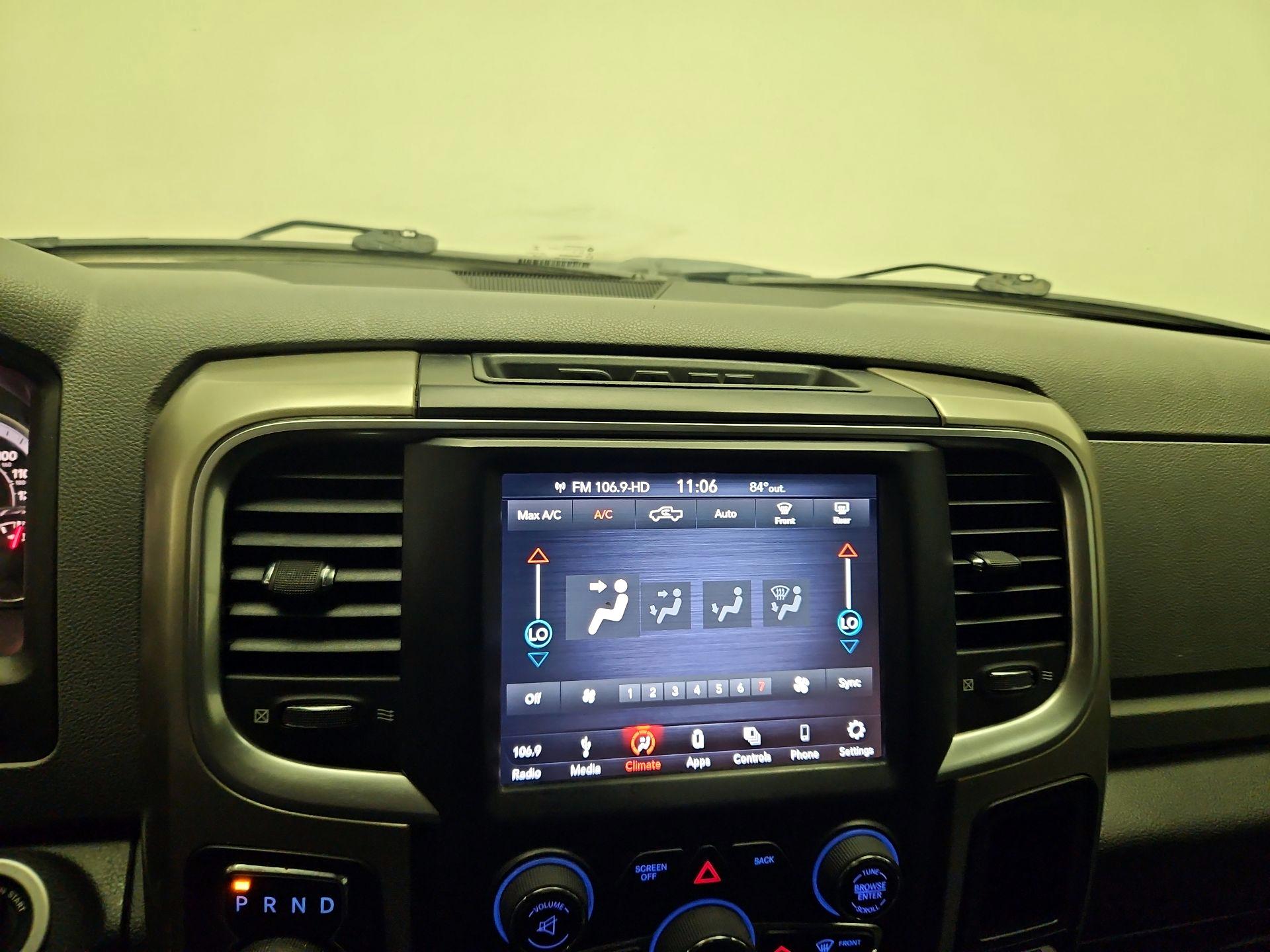 Thumbnail: 2019 RAM 1500 Classic - 15