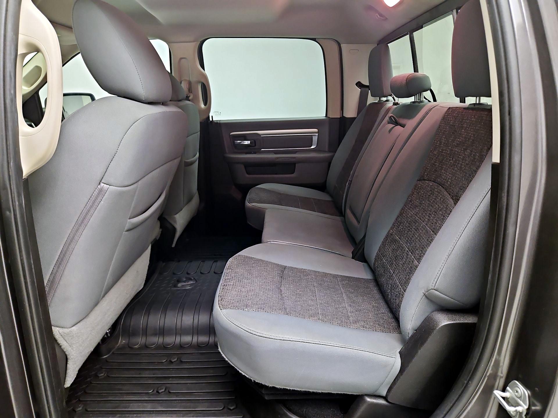 Thumbnail: 2019 RAM 1500 Classic - 17