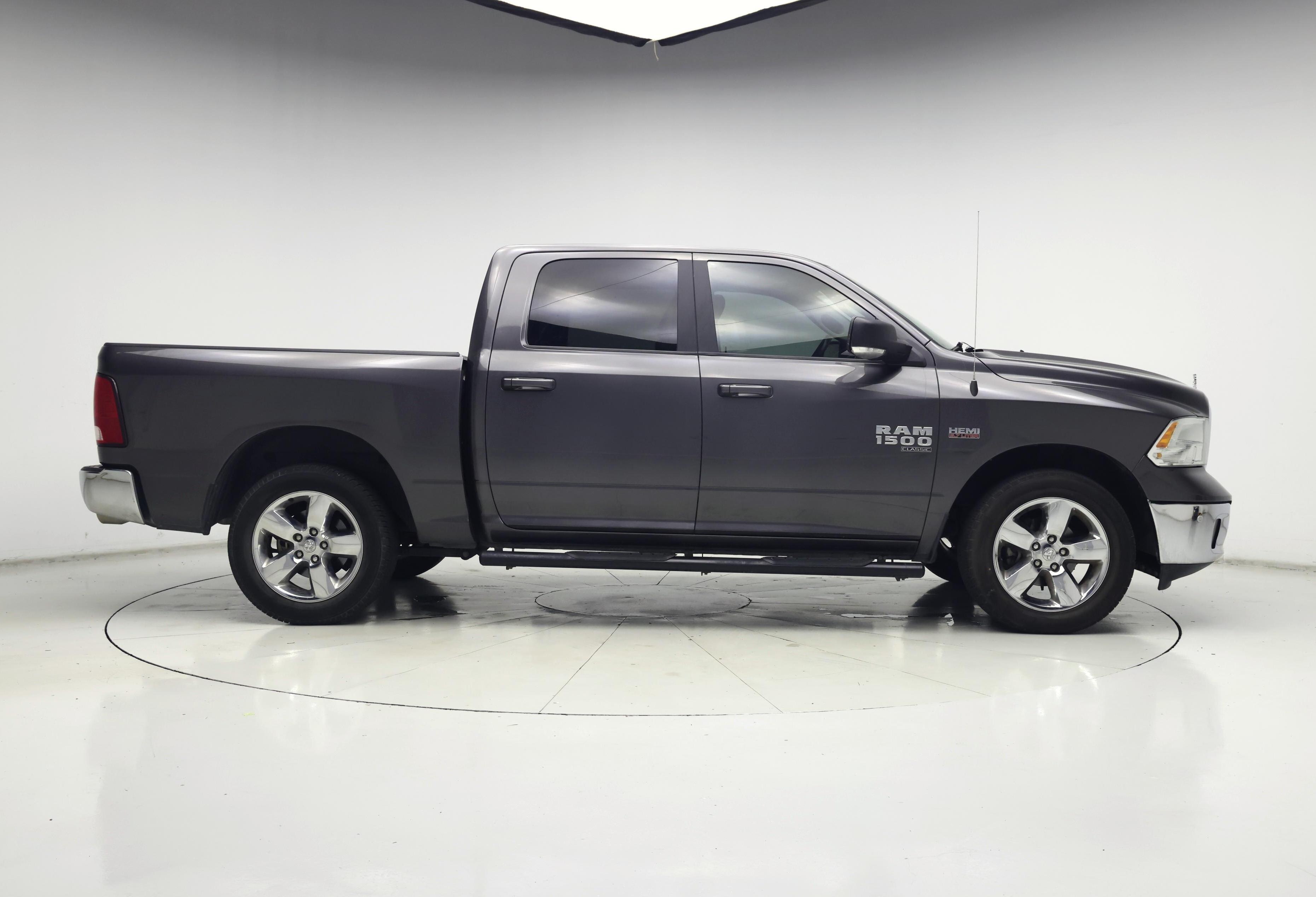 Thumbnail: 2019 RAM 1500 Classic - 7