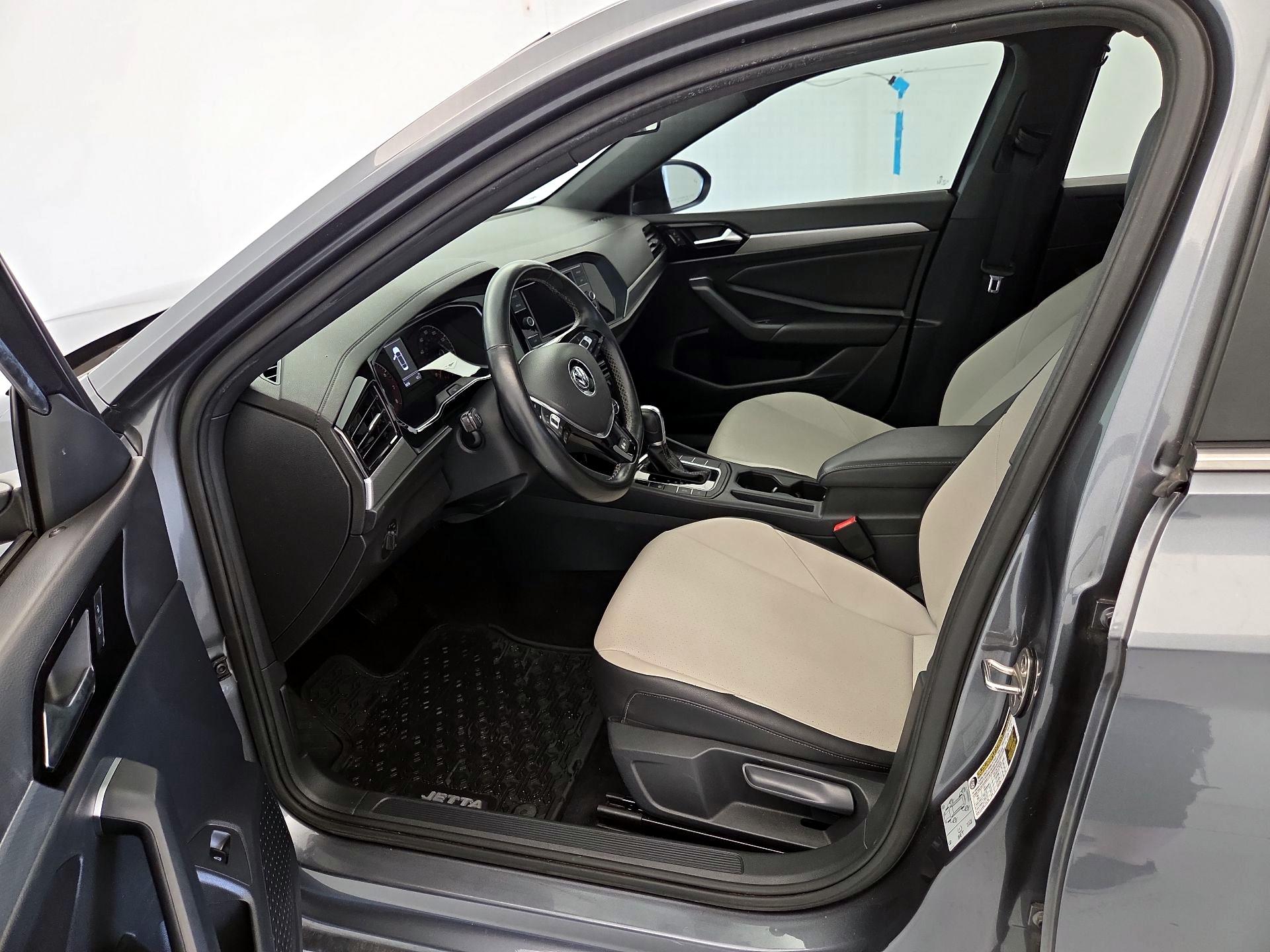 Thumbnail: 2019 Volkswagen Jetta - 11