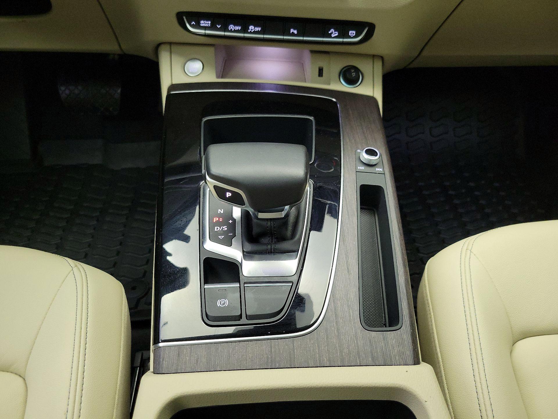 Thumbnail: 2022 Audi Q5 - 17