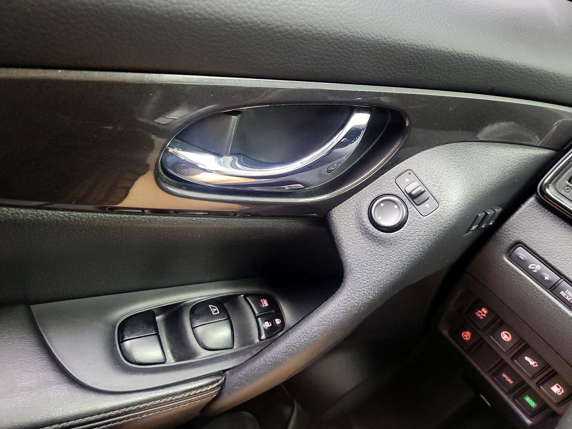 Thumbnail: 2019 Nissan Rogue - 12