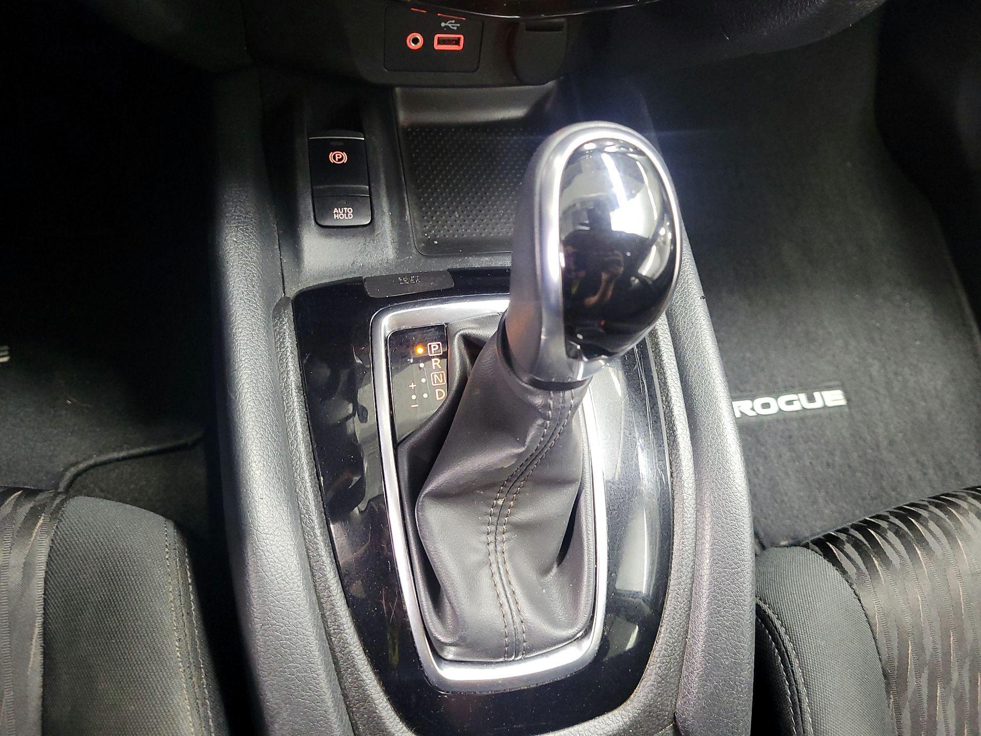 Thumbnail: 2019 Nissan Rogue - 18