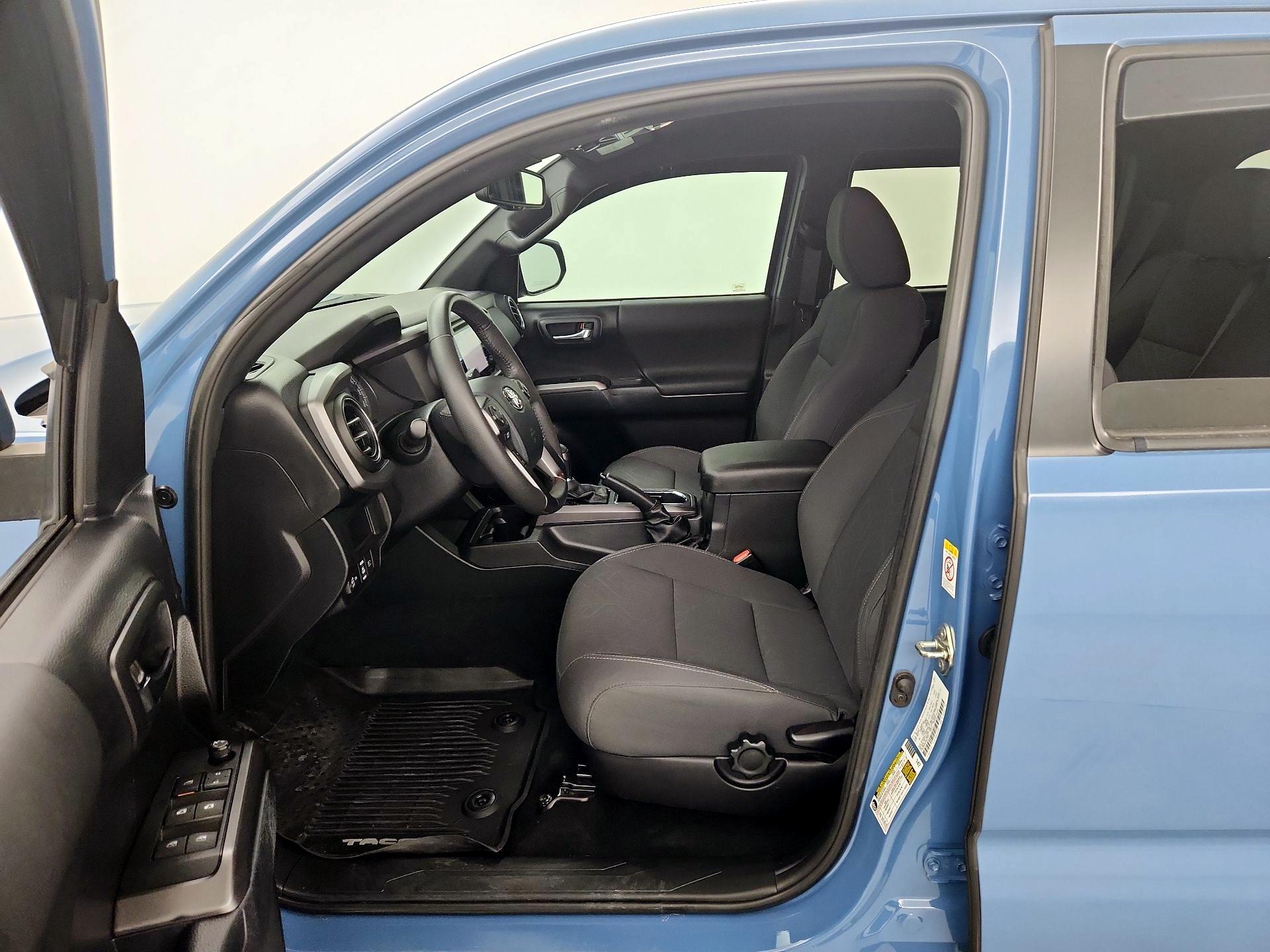 Thumbnail: 2019 Toyota Tacoma - 11