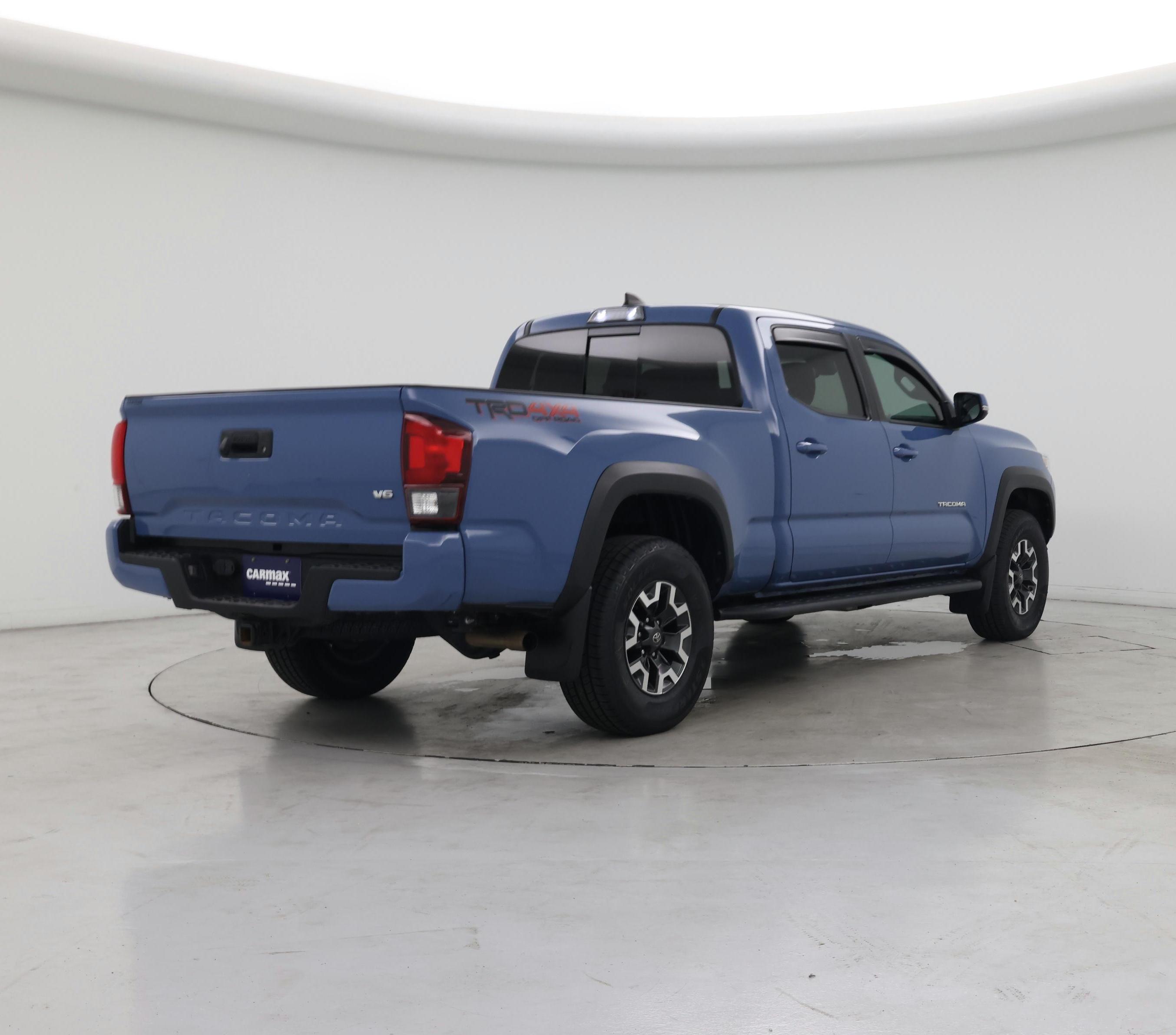 Thumbnail: 2019 Toyota Tacoma - 8