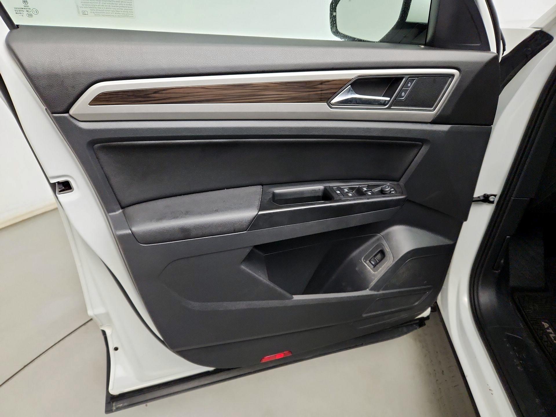 Thumbnail: 2021 Volkswagen Atlas - 12