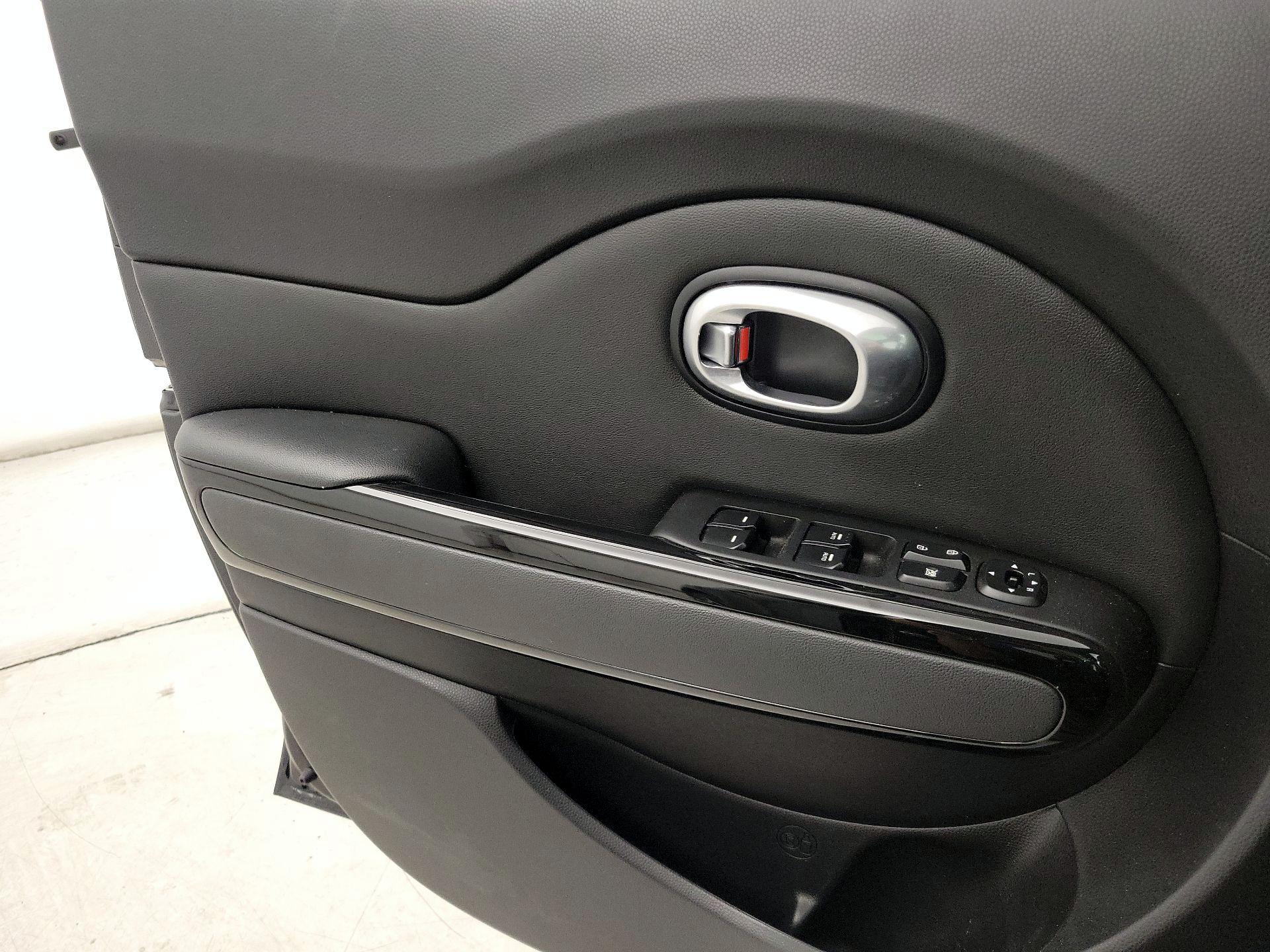 Thumbnail: 2015 Kia Soul - 12
