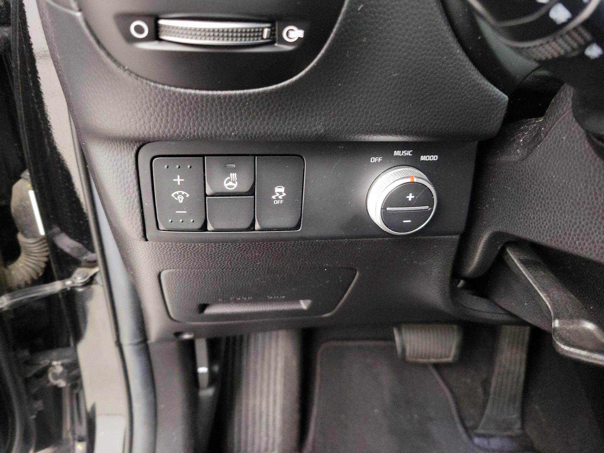 Thumbnail: 2015 Kia Soul - 13