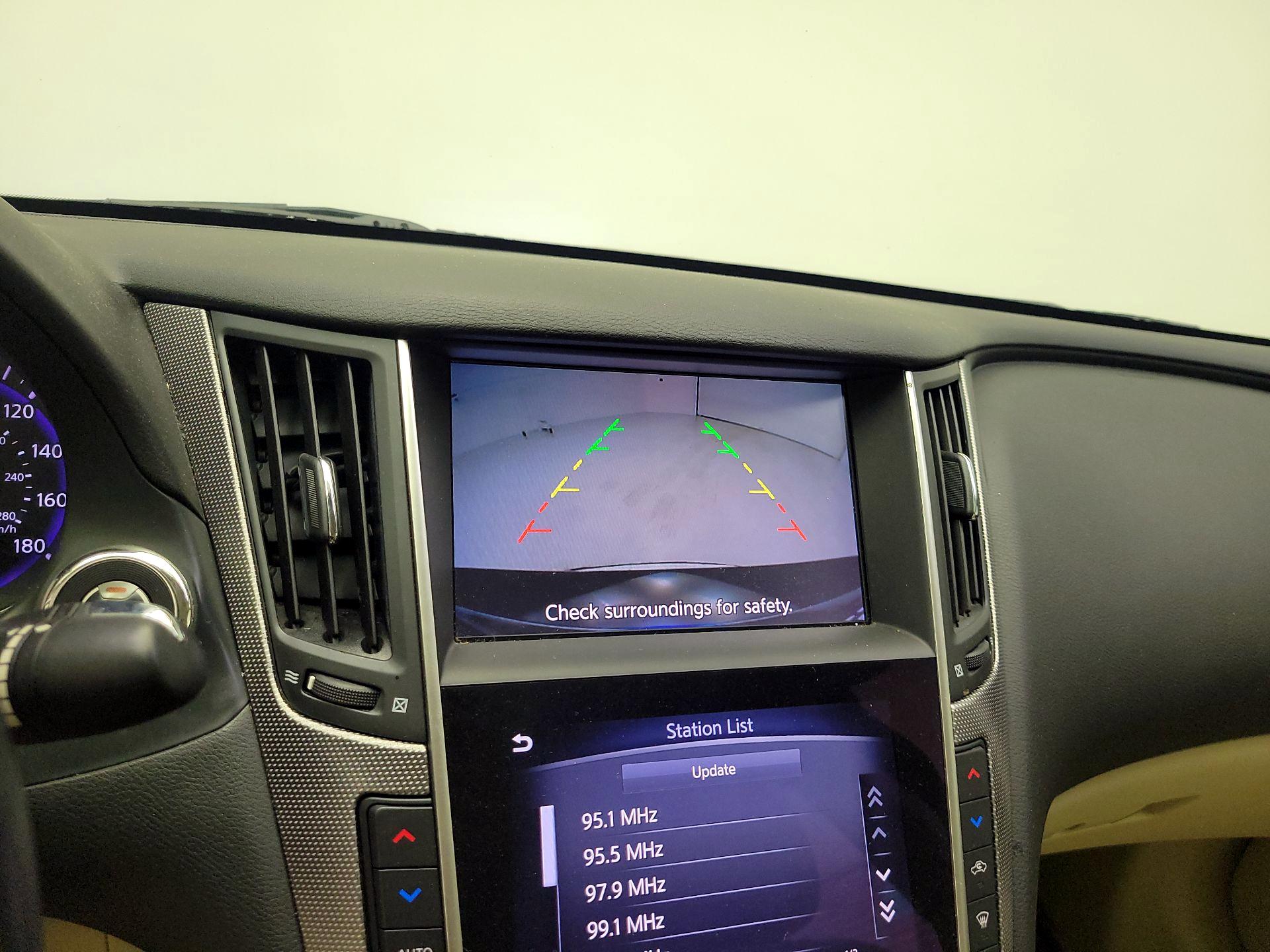 Thumbnail: 2015 INFINITI Q50 - 15