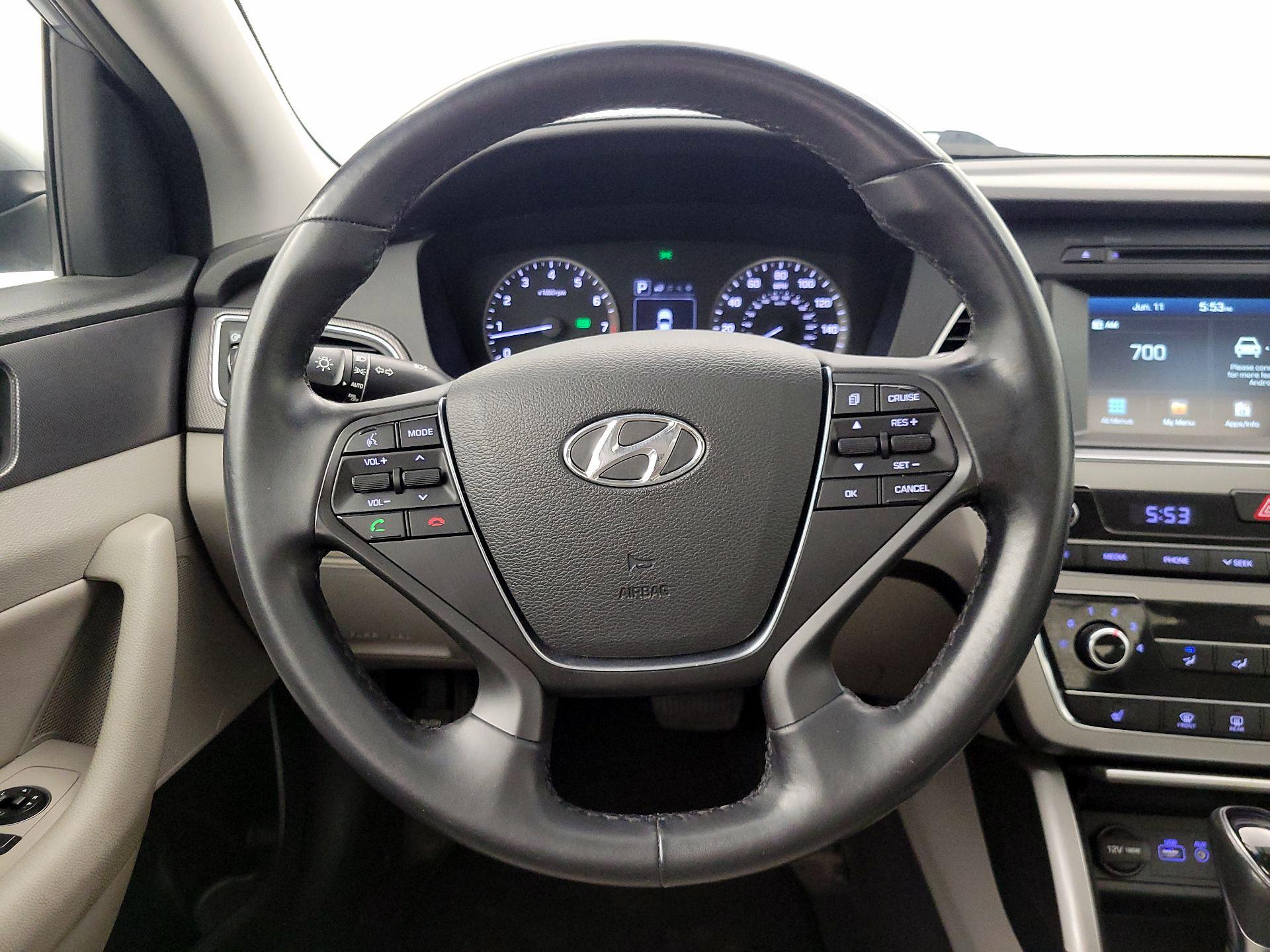 Thumbnail: 2016 Hyundai Sonata - 10