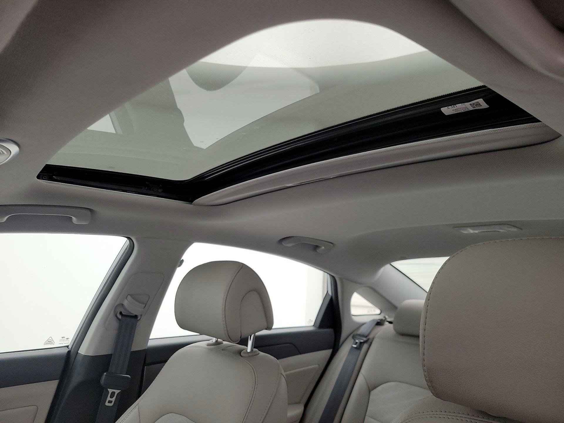 Thumbnail: 2016 Hyundai Sonata - 19