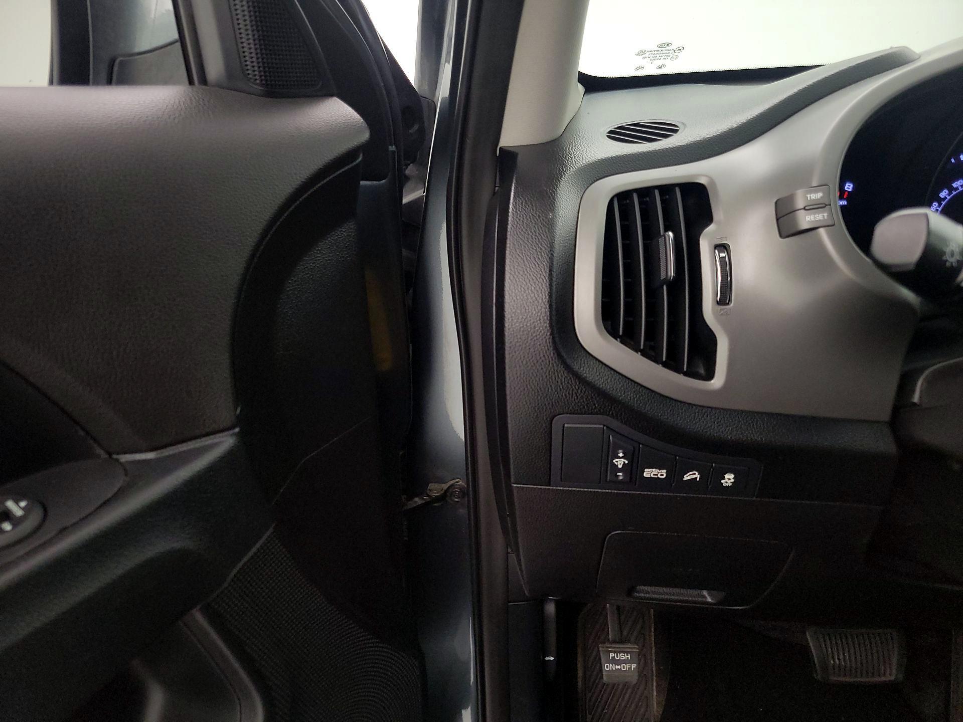Thumbnail: 2014 Kia Sportage - 13