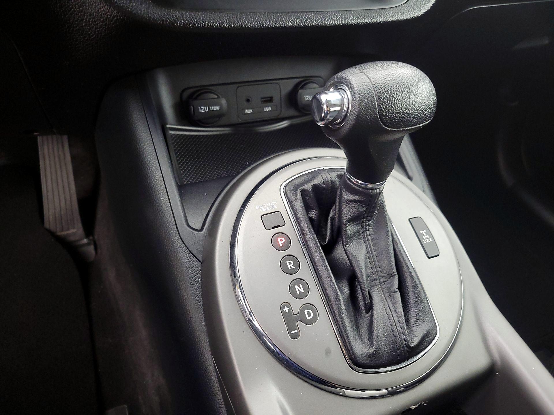 Thumbnail: 2014 Kia Sportage - 16