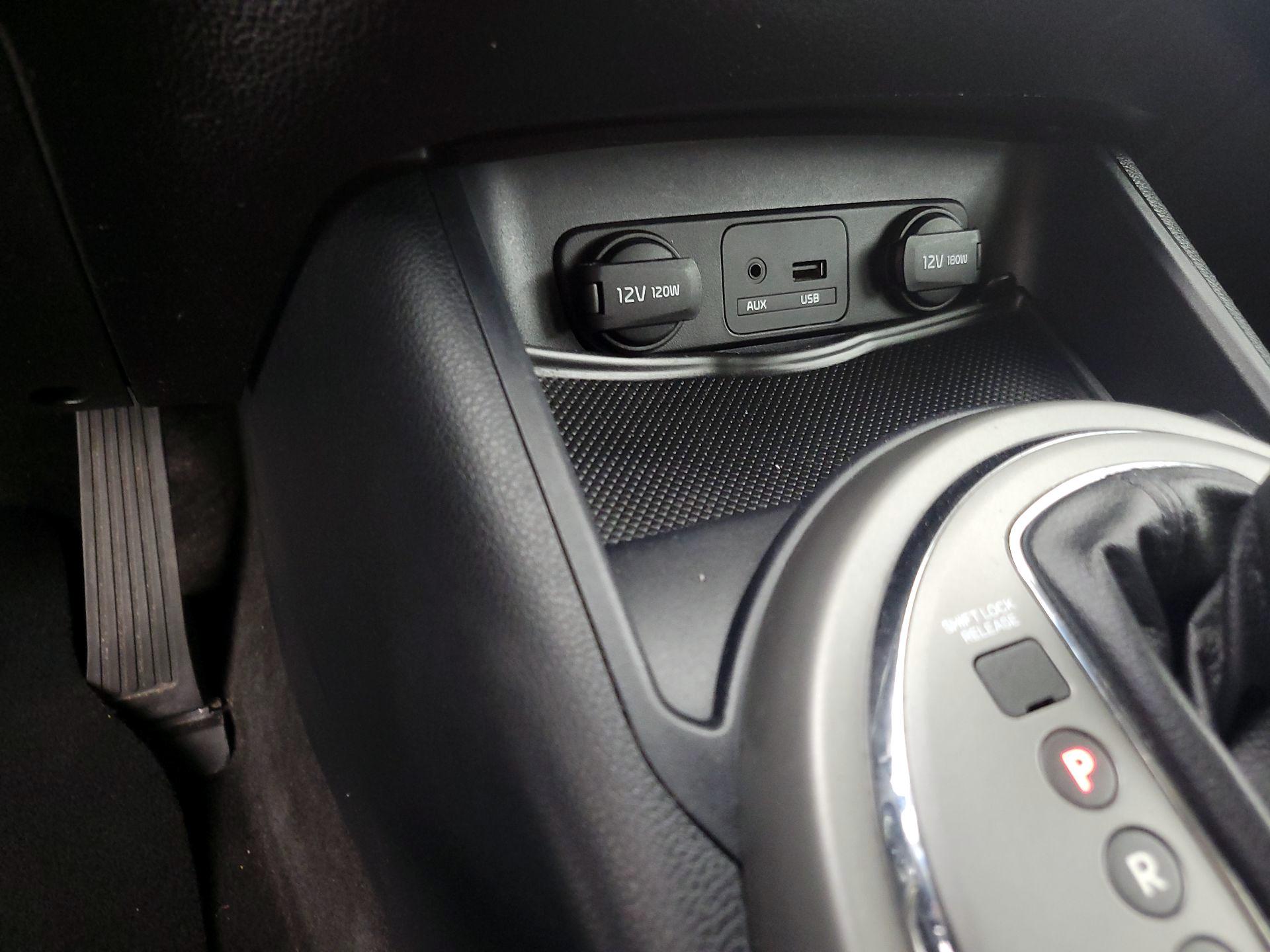 Thumbnail: 2014 Kia Sportage - 17