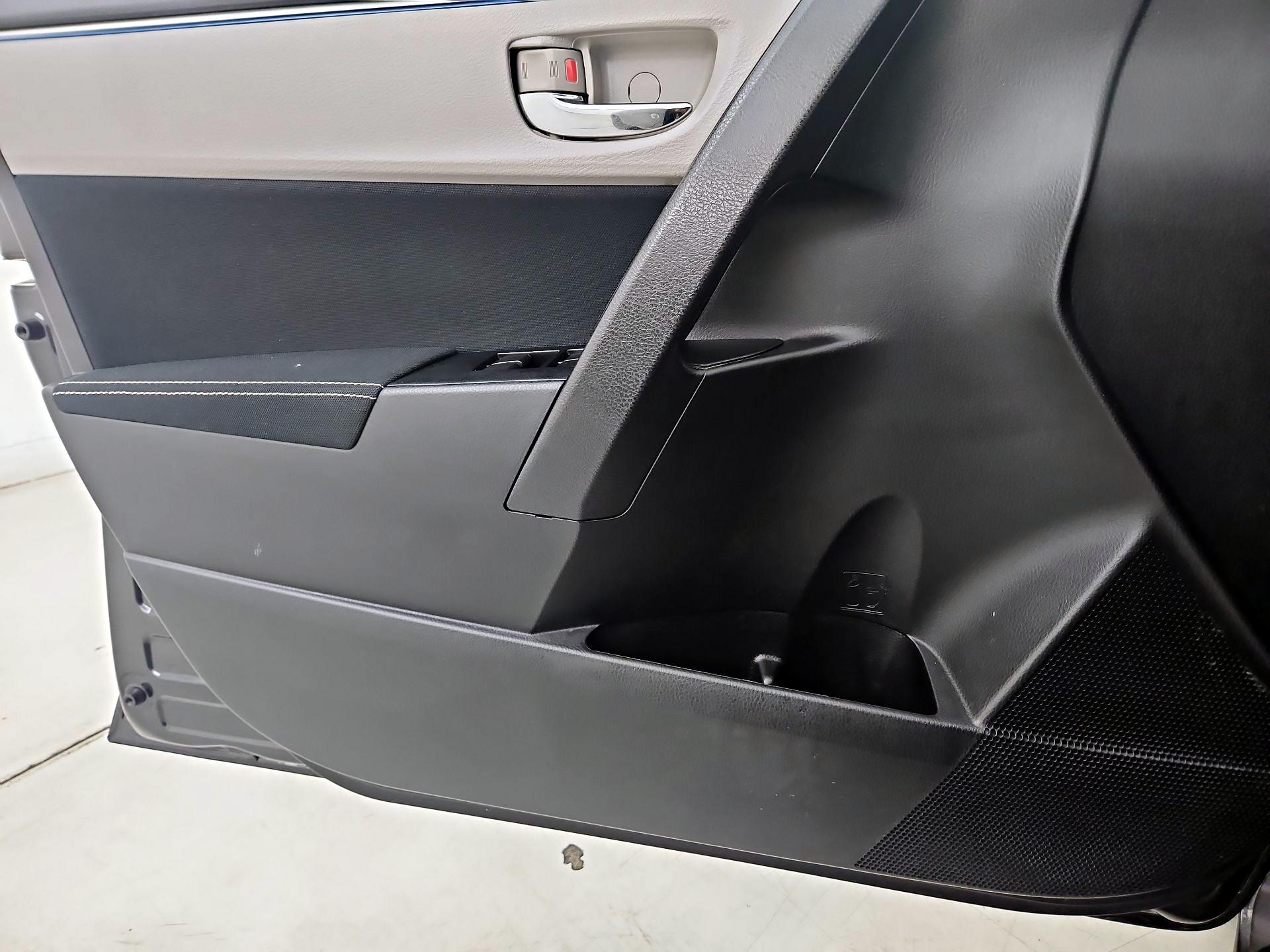 Thumbnail: 2016 Toyota Corolla - 12