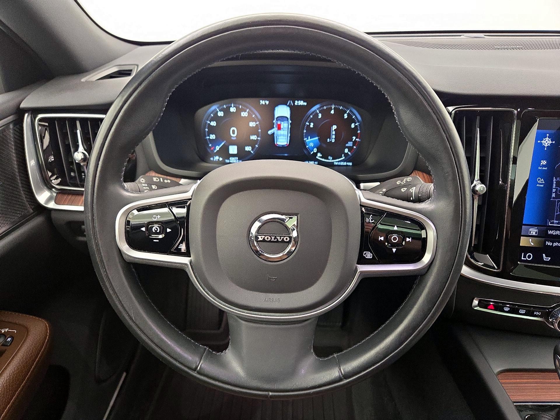 Thumbnail: 2021 Volvo S60 - 10