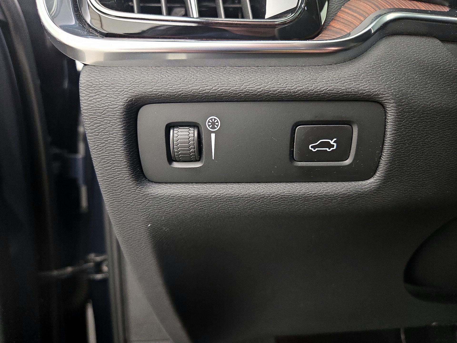 Thumbnail: 2021 Volvo S60 - 13