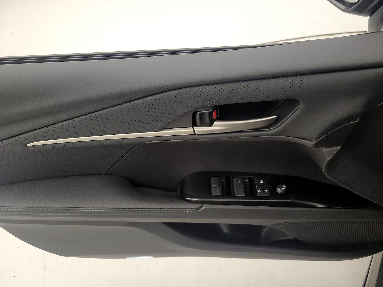 2026 Toyota Camry XSE - Photo 13