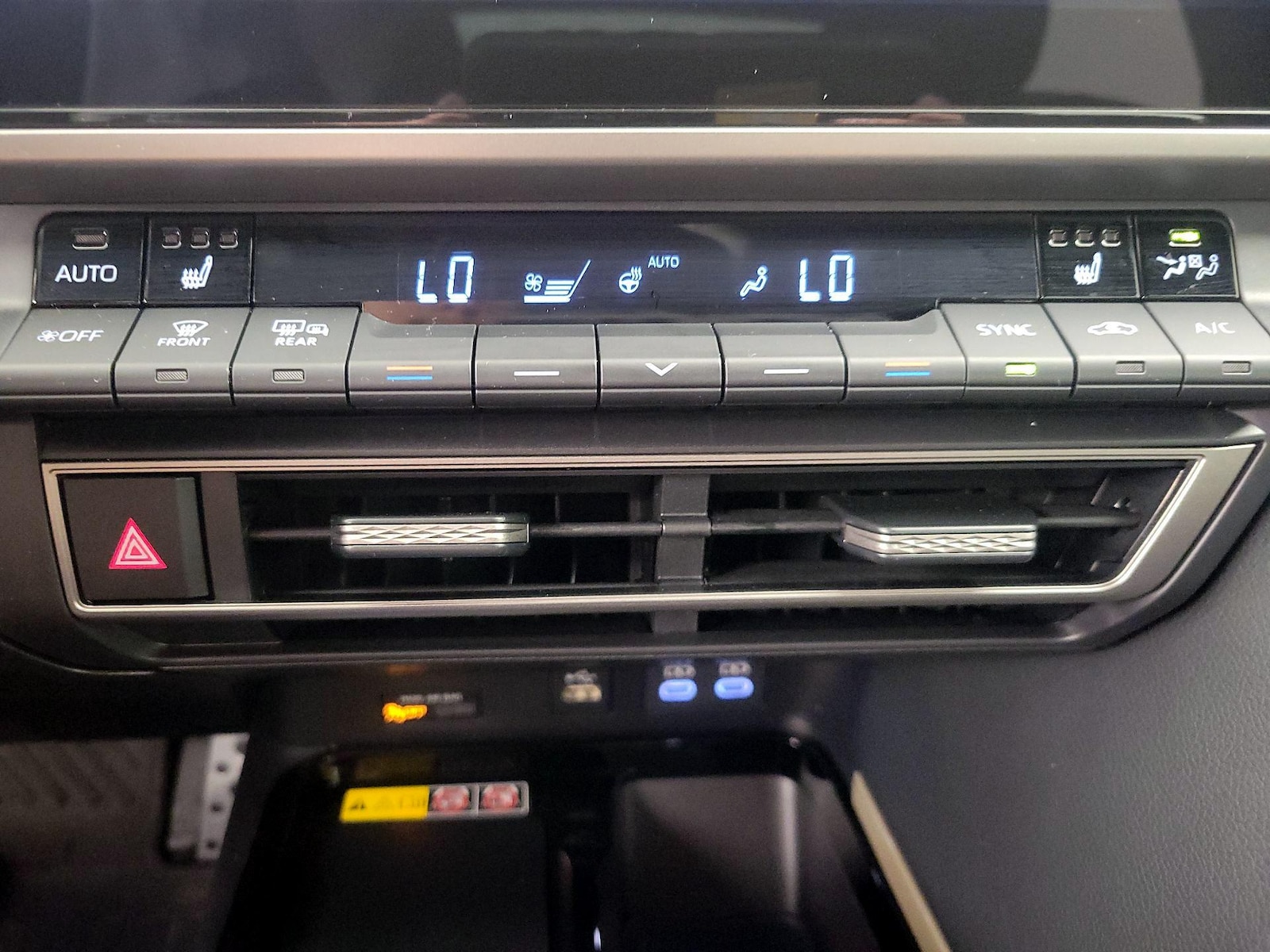 2026 Toyota Camry XSE - Photo 17