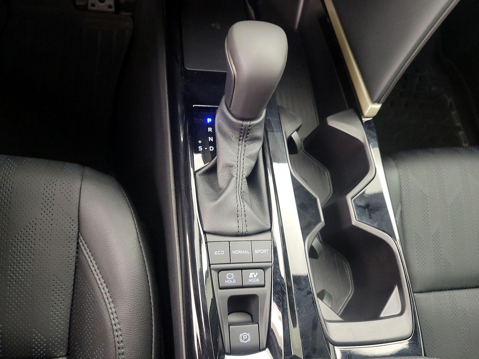 2026 Toyota Camry XSE - Photo 18