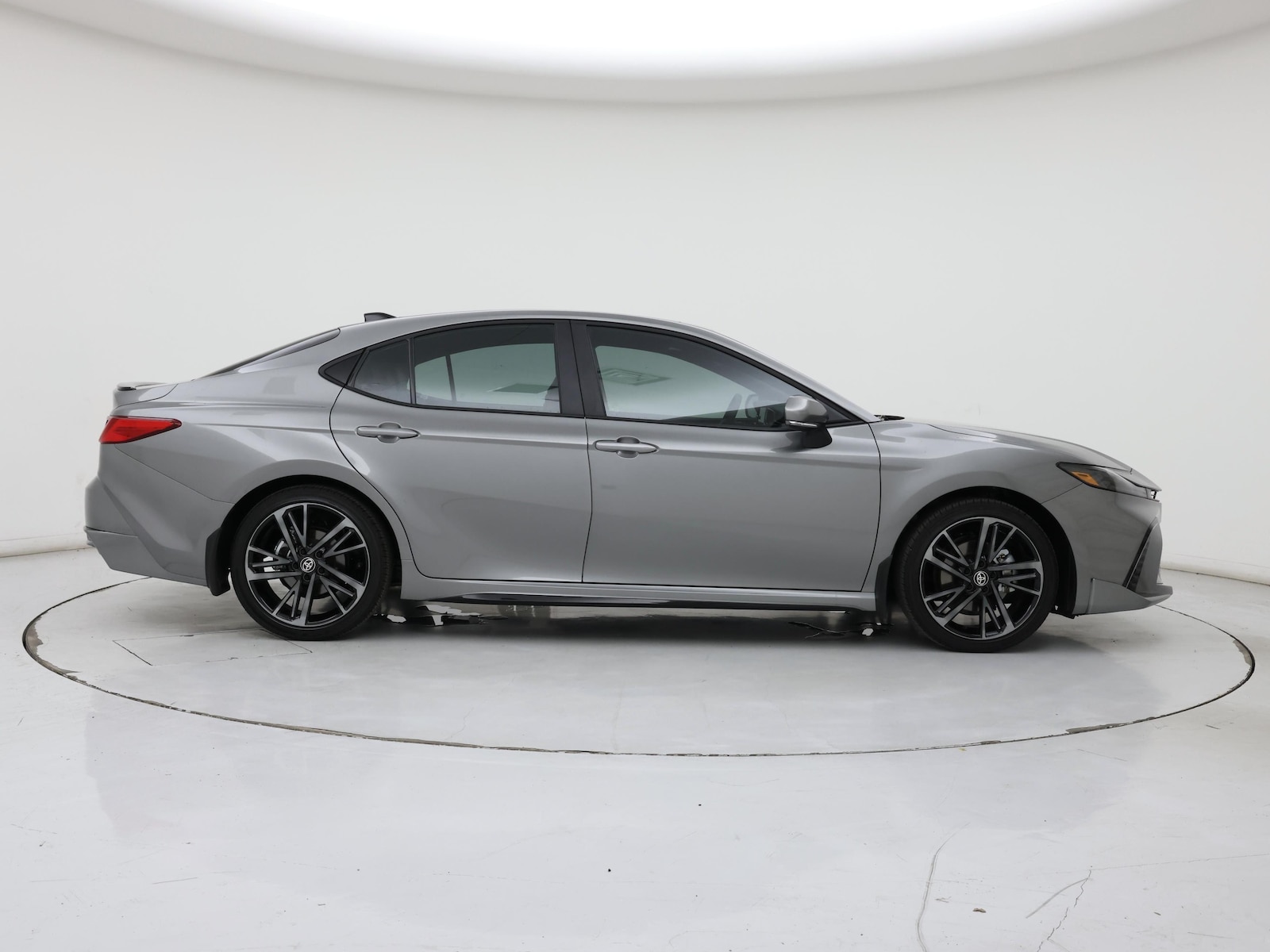 2026 Toyota Camry XSE - Photo 8