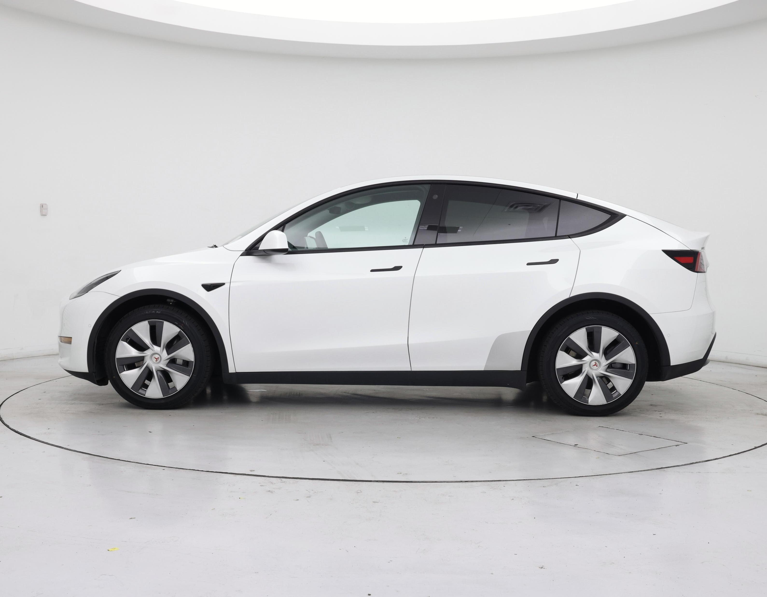 Thumbnail: 2022 Tesla Model Y - 3