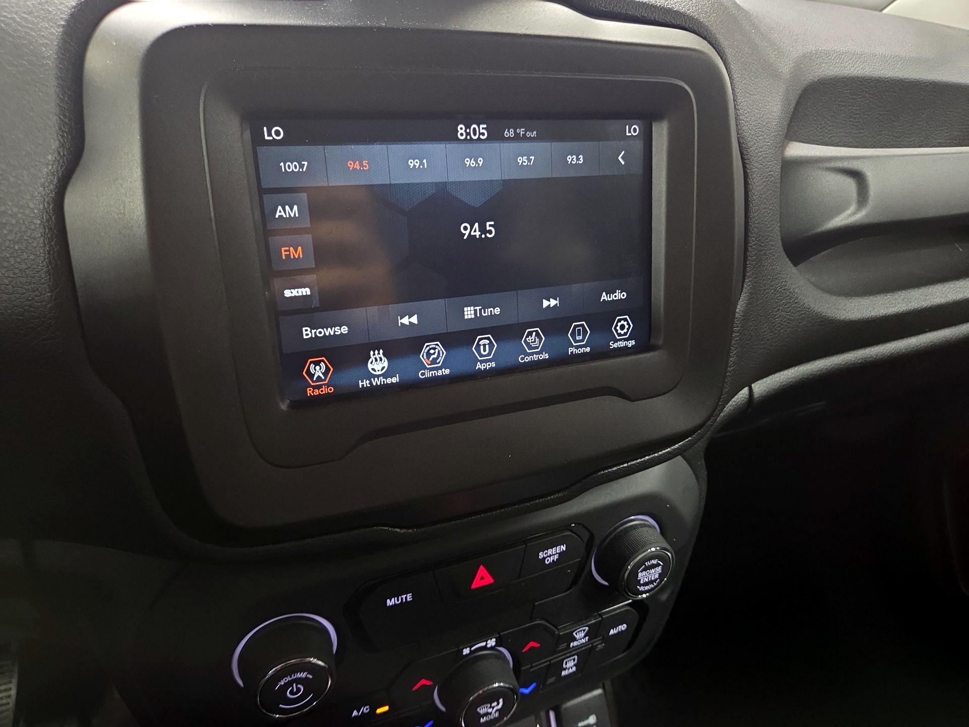 Thumbnail: 2020 Jeep Renegade - 15