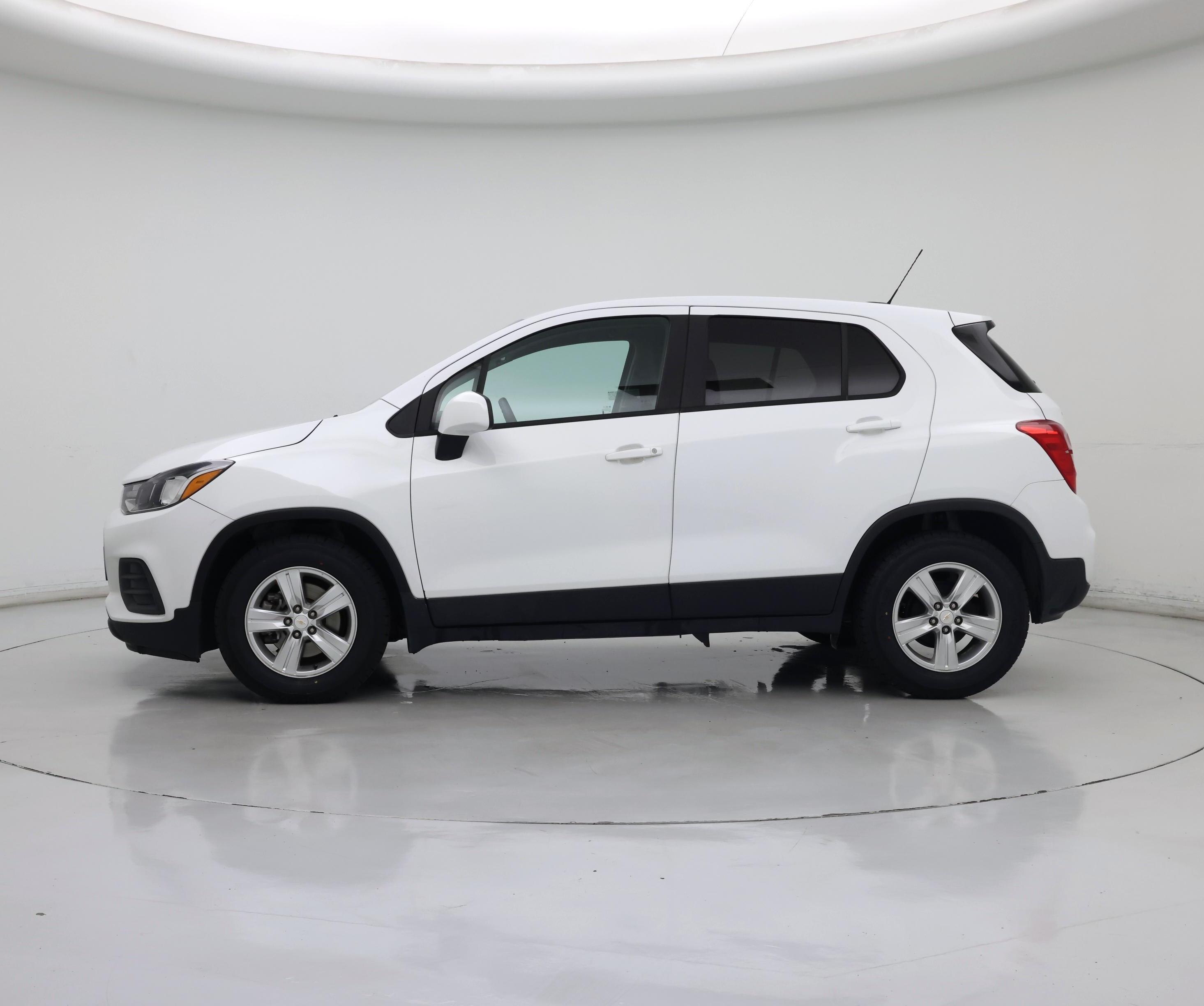 Thumbnail: 2022 Chevrolet Trax - 3