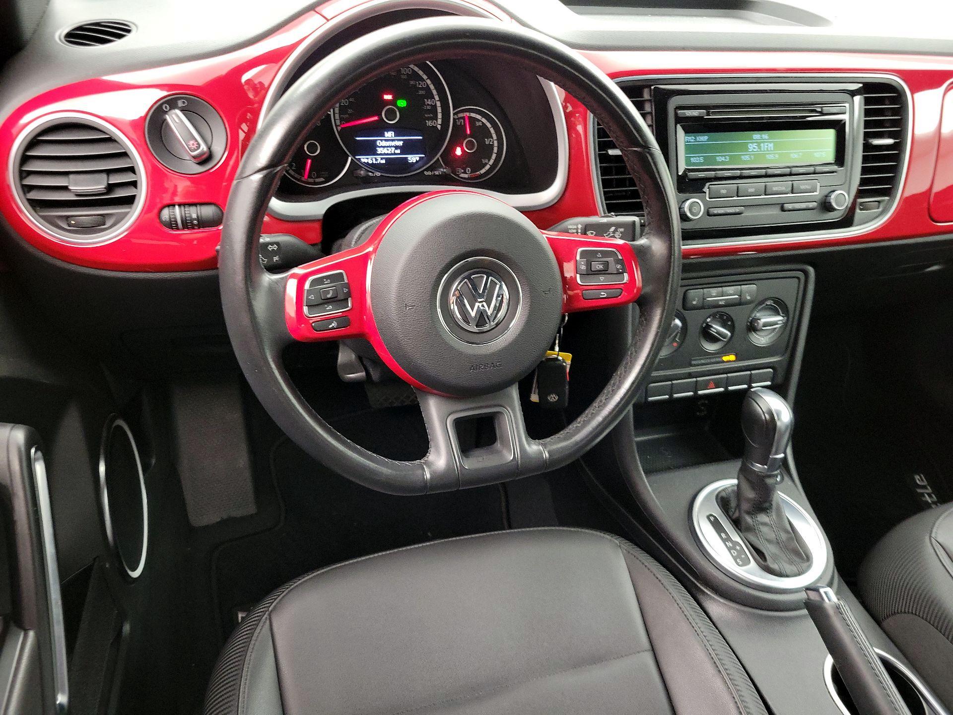 Thumbnail: 2014 Volkswagen Beetle - 10
