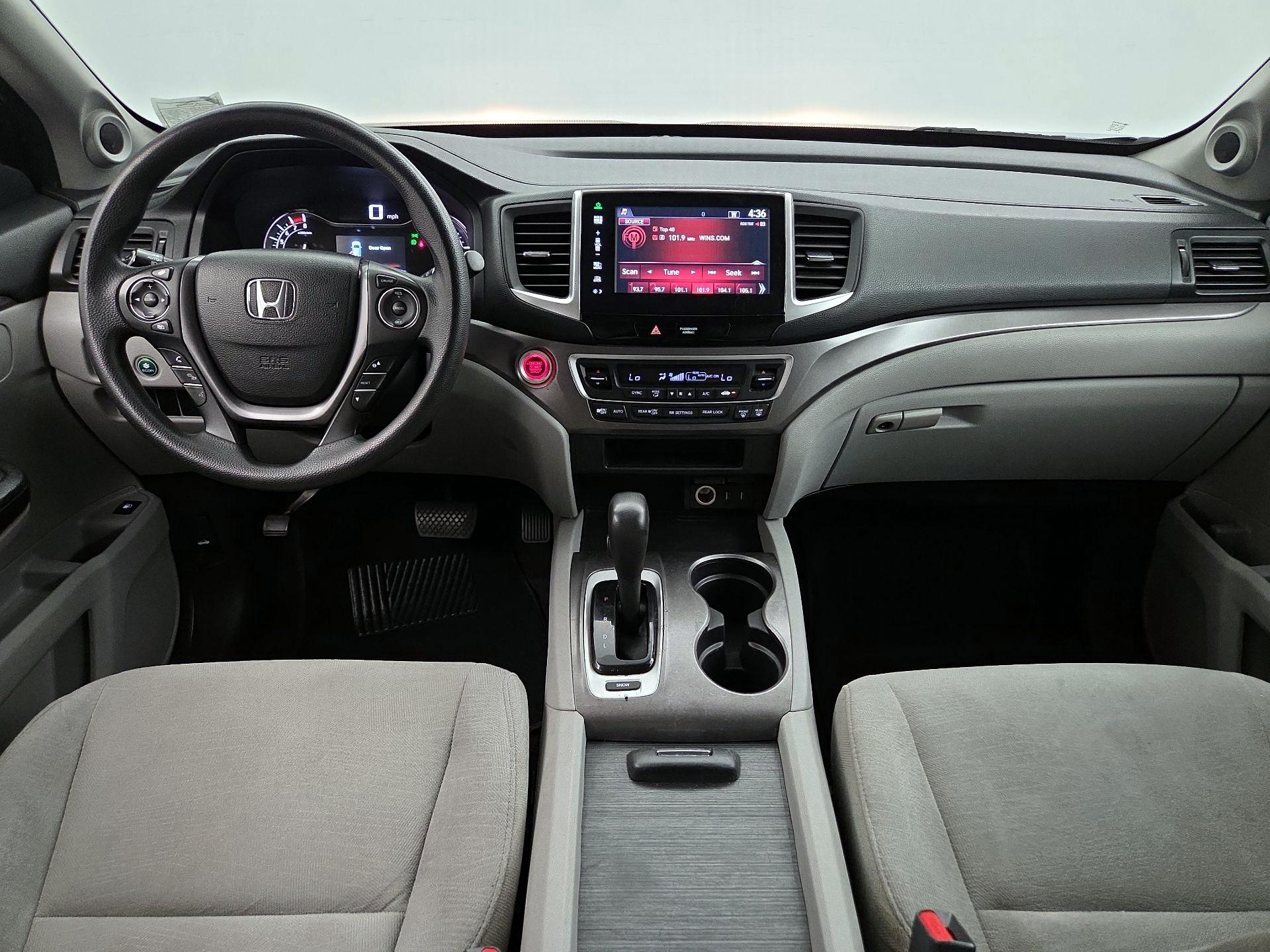 Thumbnail: 2016 Honda Pilot - 9