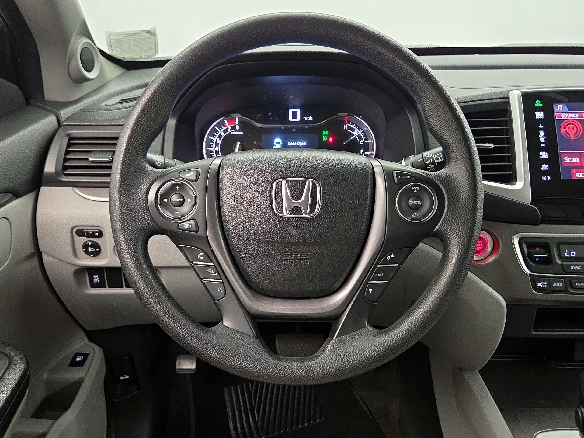 Thumbnail: 2016 Honda Pilot - 10