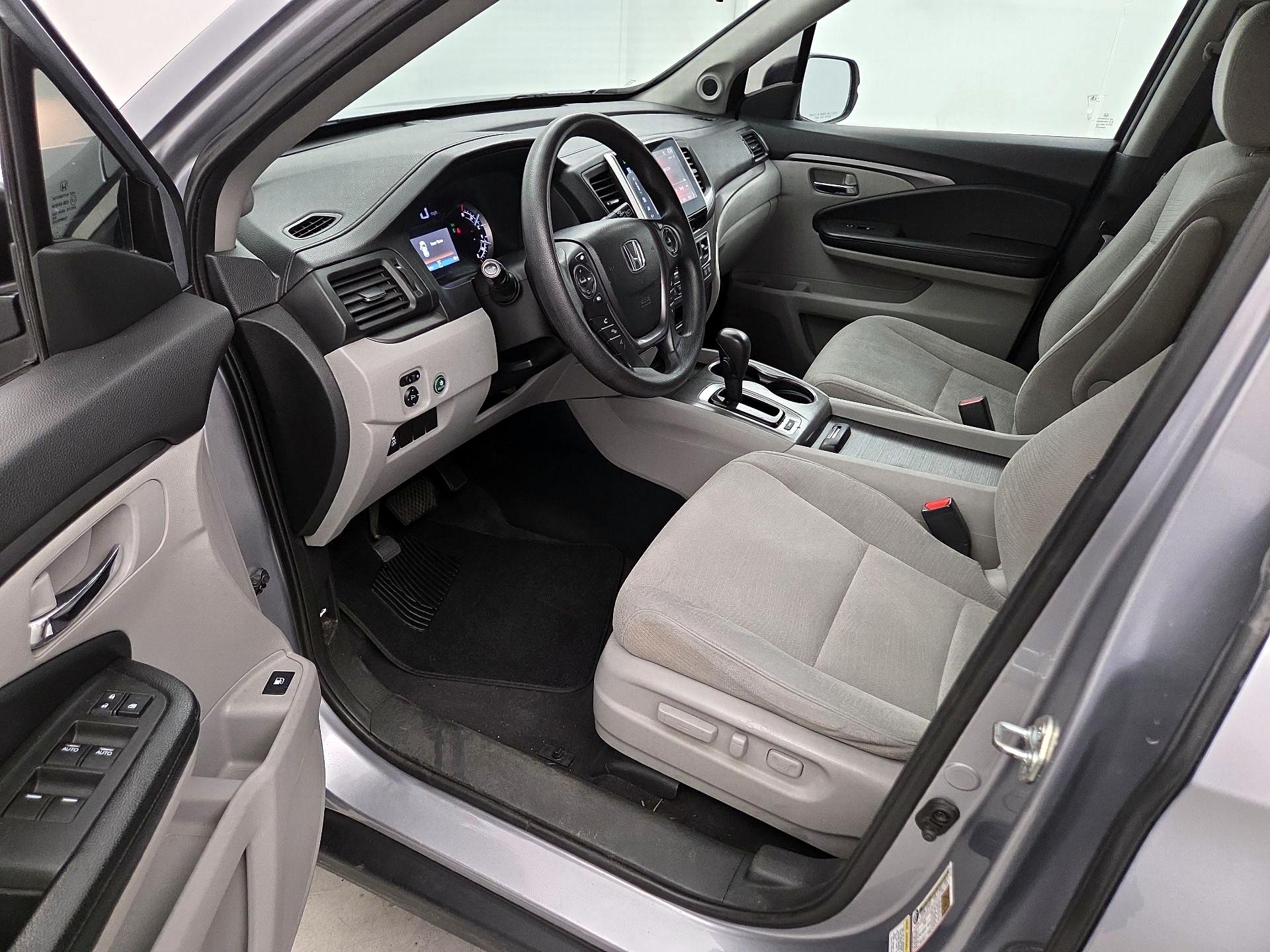 Thumbnail: 2016 Honda Pilot - 11