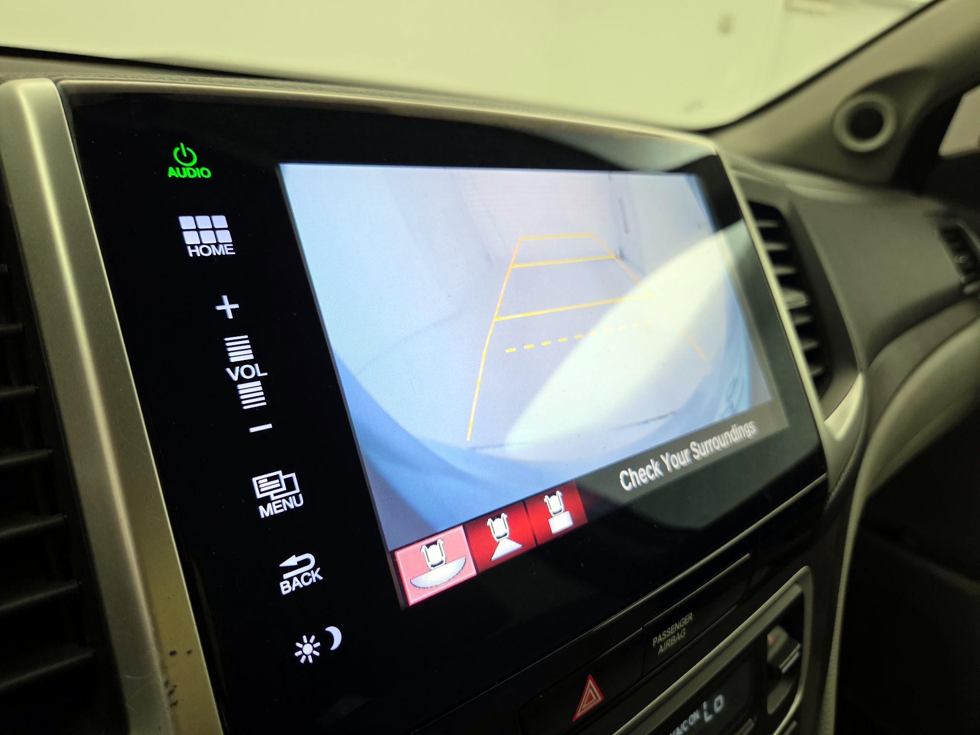Thumbnail: 2016 Honda Pilot - 14