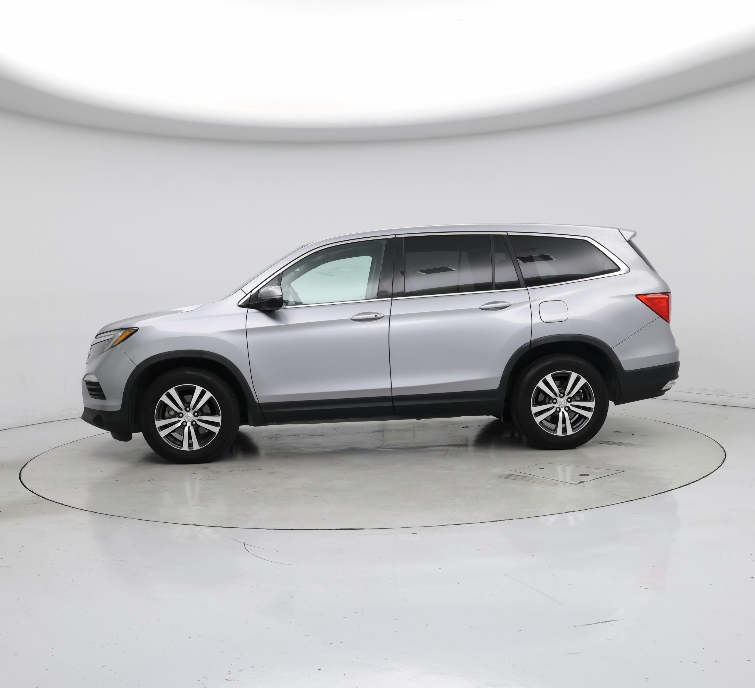 Thumbnail: 2016 Honda Pilot - 3