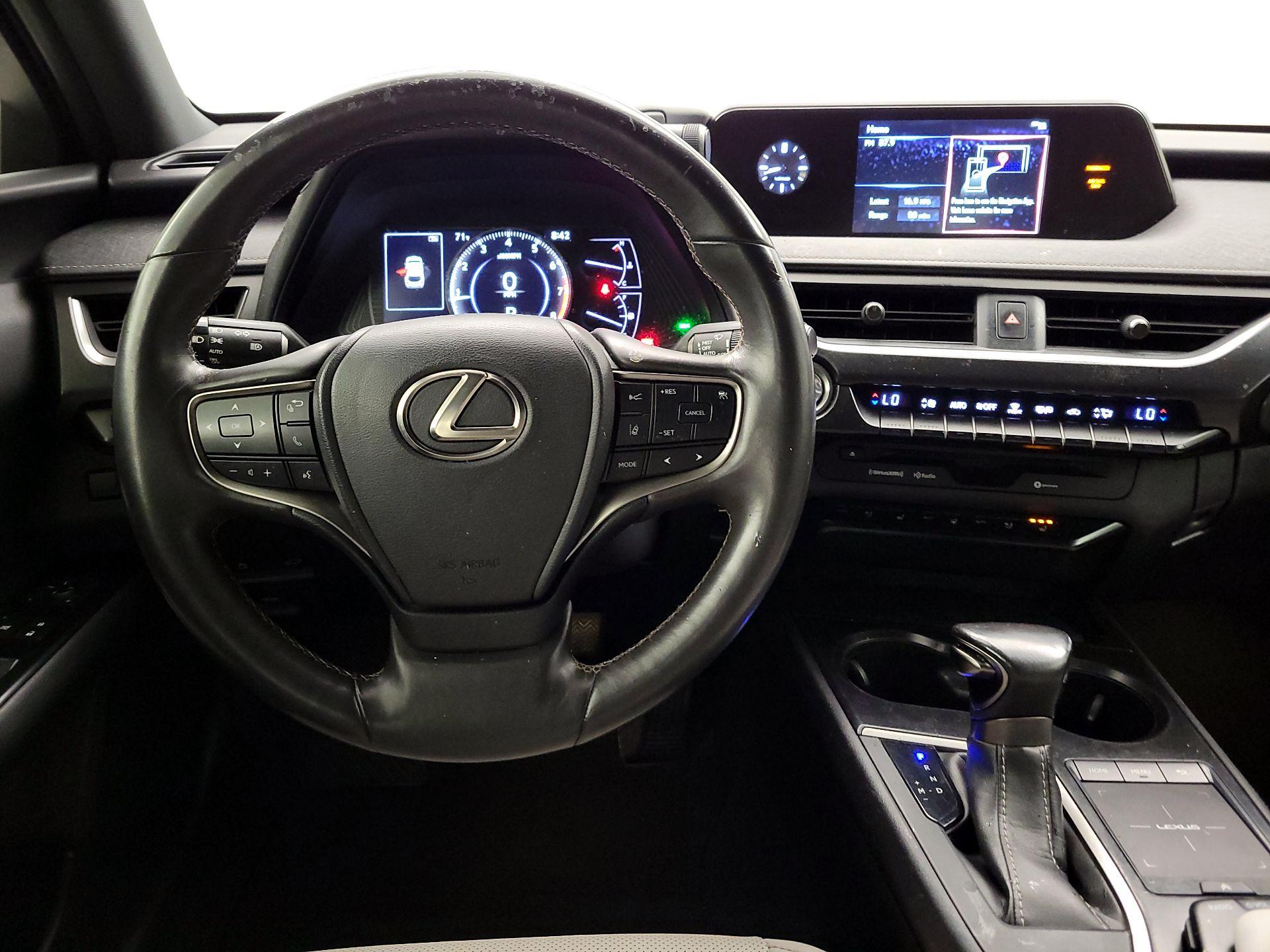 Thumbnail: 2020 Lexus UX - 10