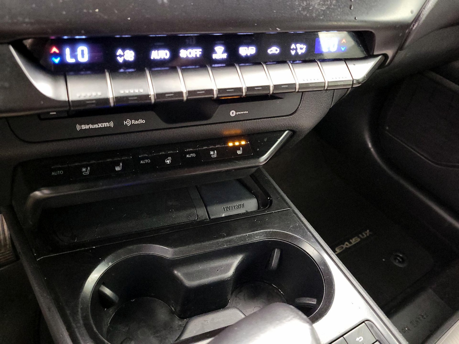 2020 Lexus UX 200 - Photo 17