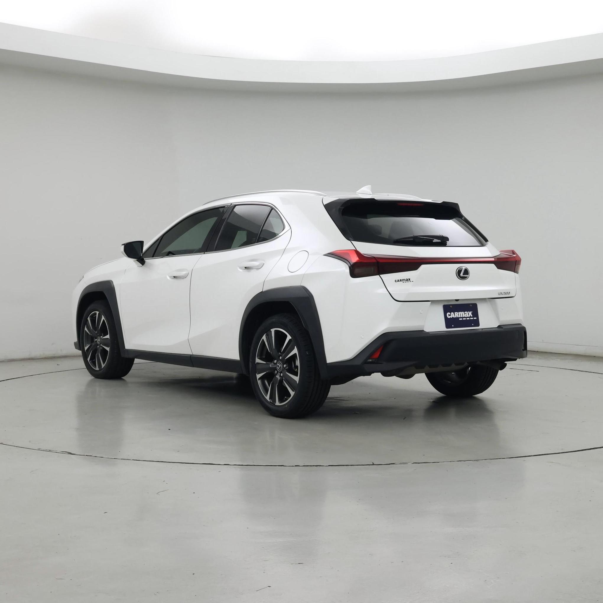 Thumbnail: 2020 Lexus UX - 2