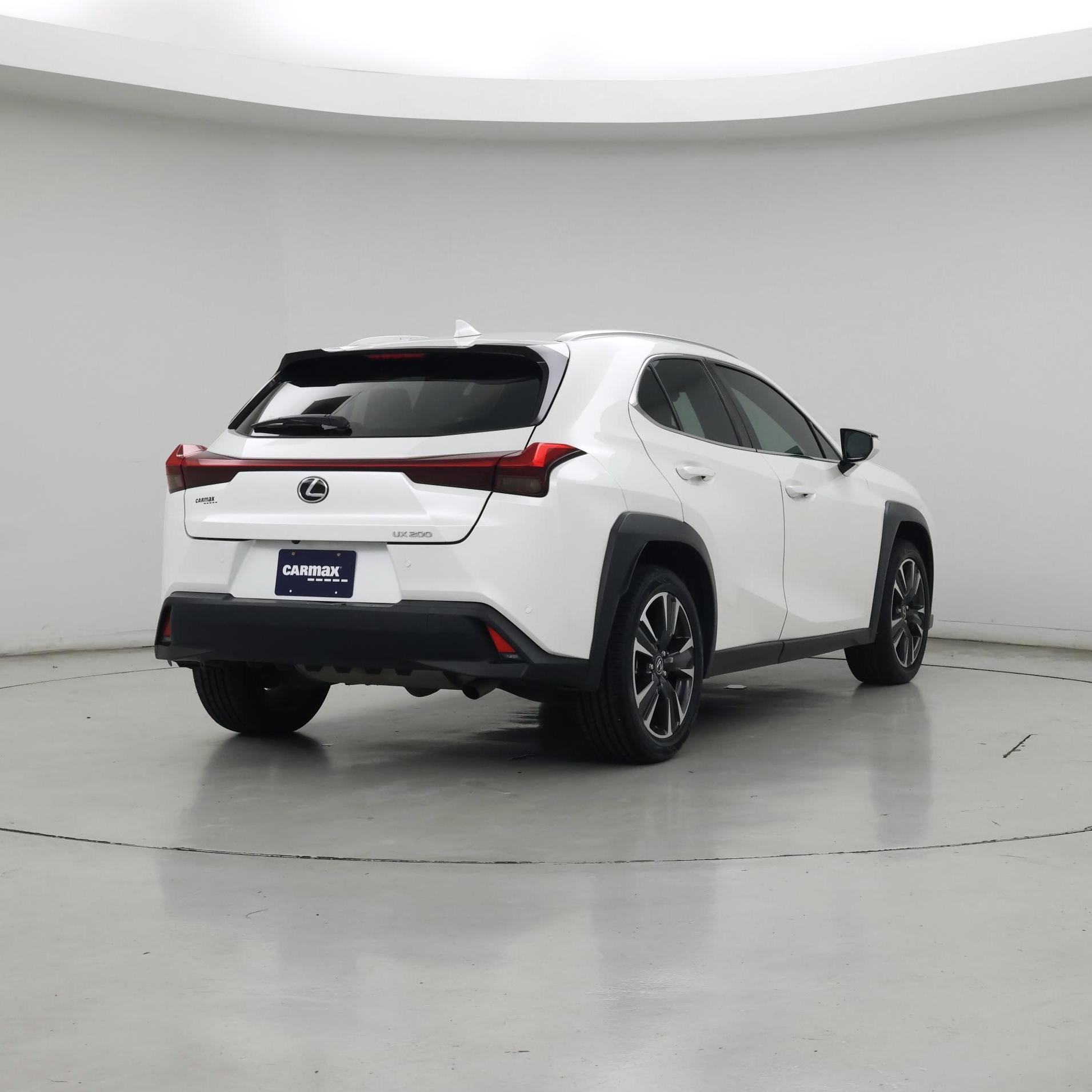 Thumbnail: 2020 Lexus UX - 8
