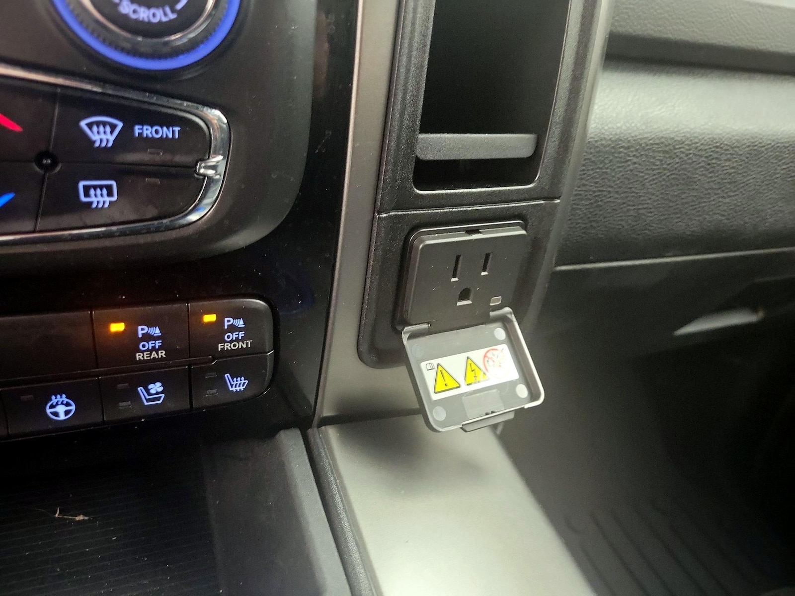 2018 RAM Ram 1500 Pickup Sport - Photo 20