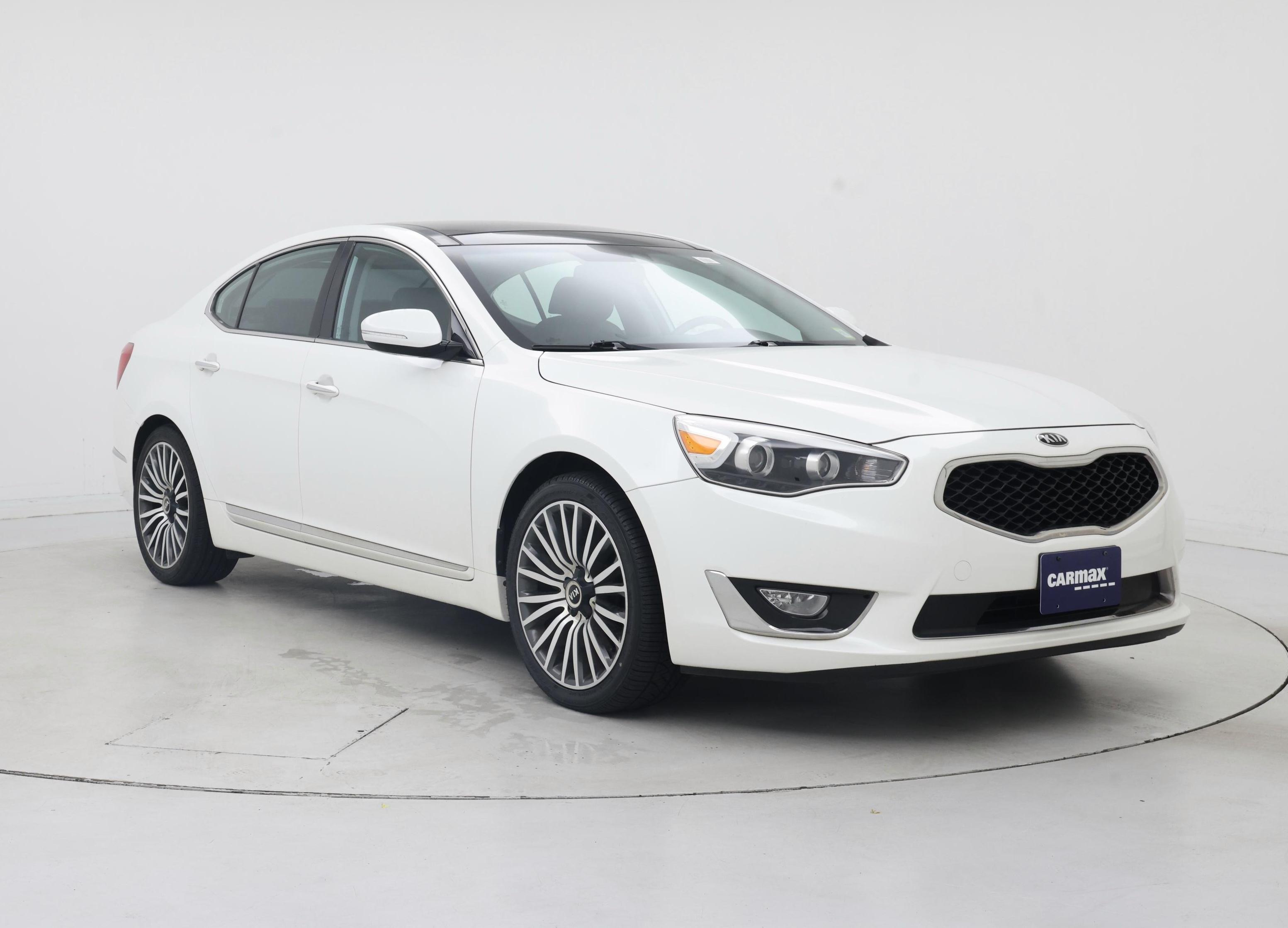 White 2015 Kia Cadenza Sedan Front-Wheel Drive Automatic