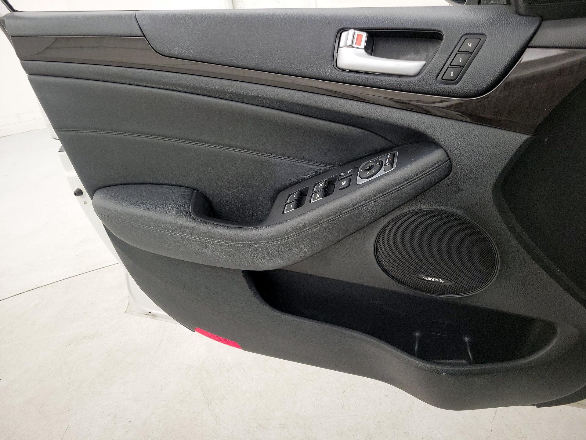 Thumbnail: 2015 Kia Cadenza - 12