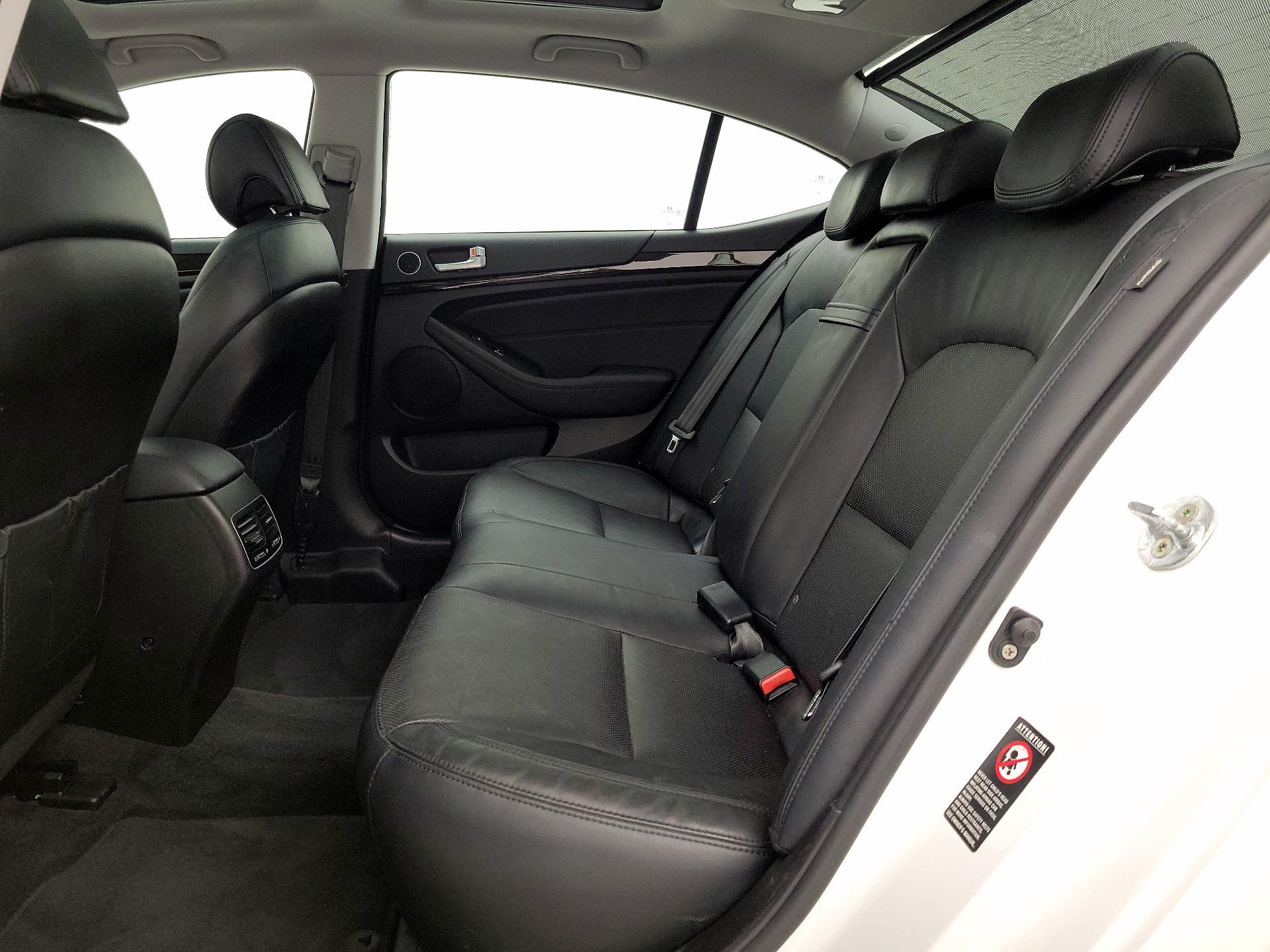 Thumbnail: 2015 Kia Cadenza - 20