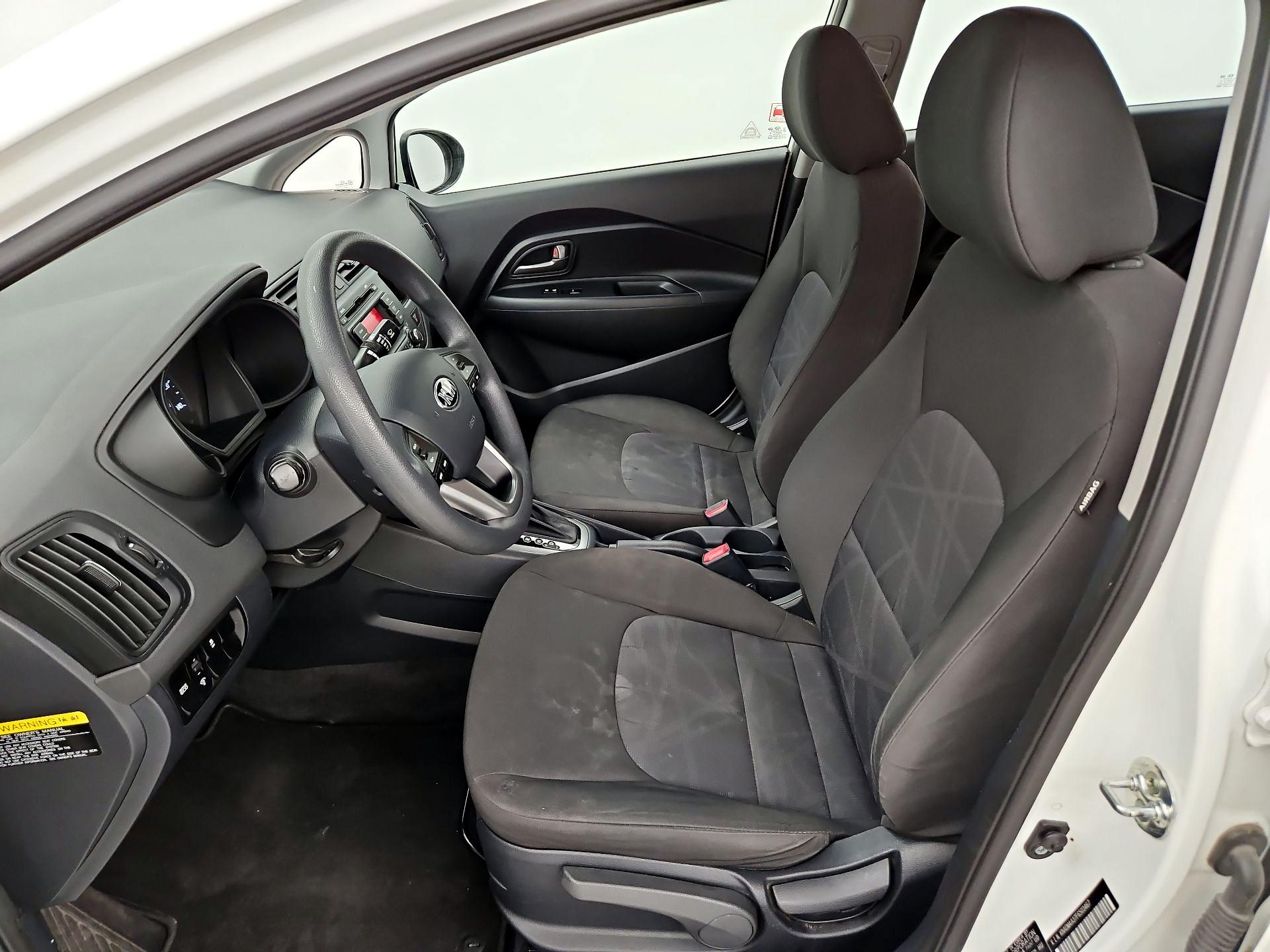 Thumbnail: 2015 Kia Rio - 11