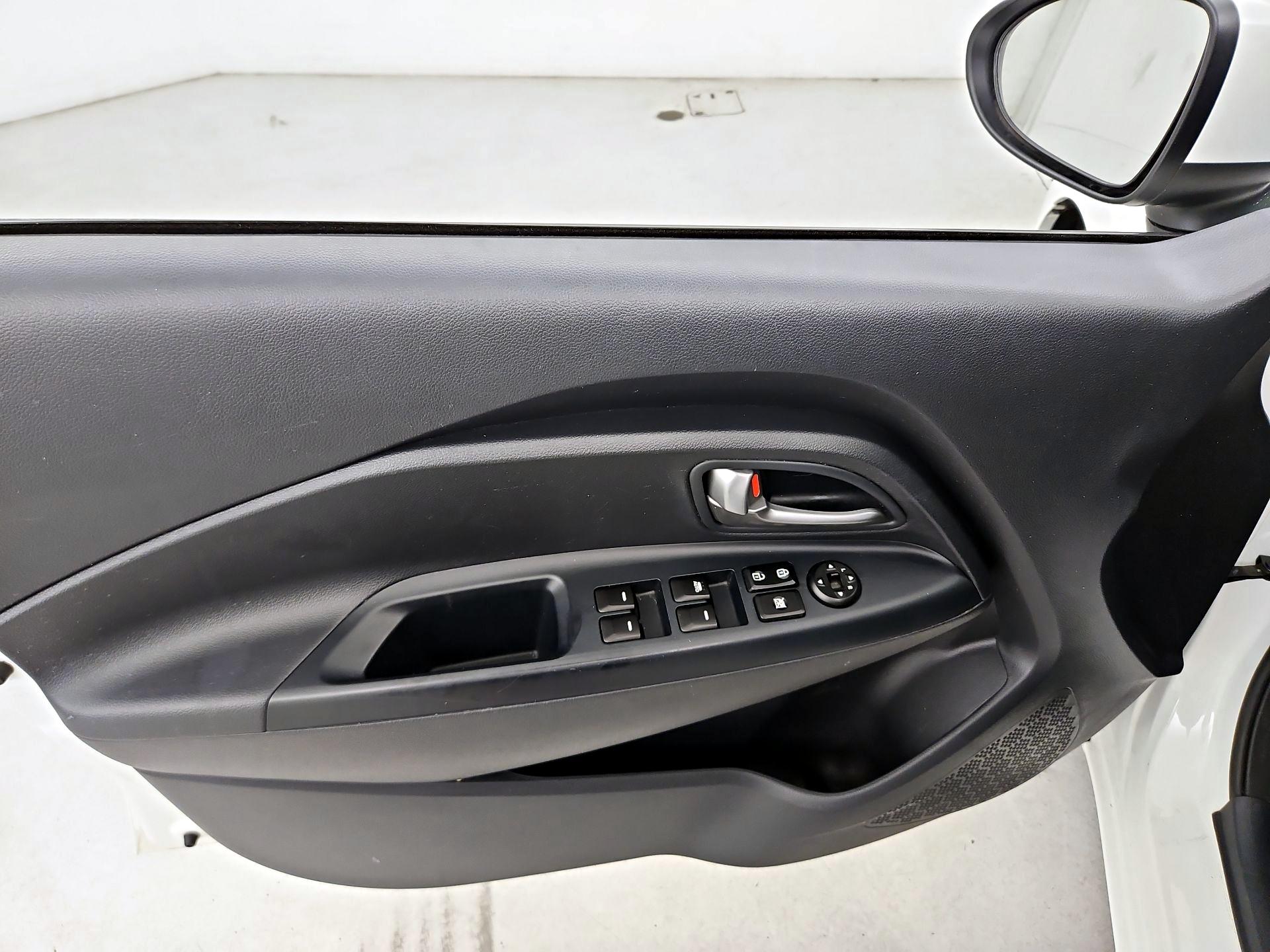 Thumbnail: 2015 Kia Rio - 12