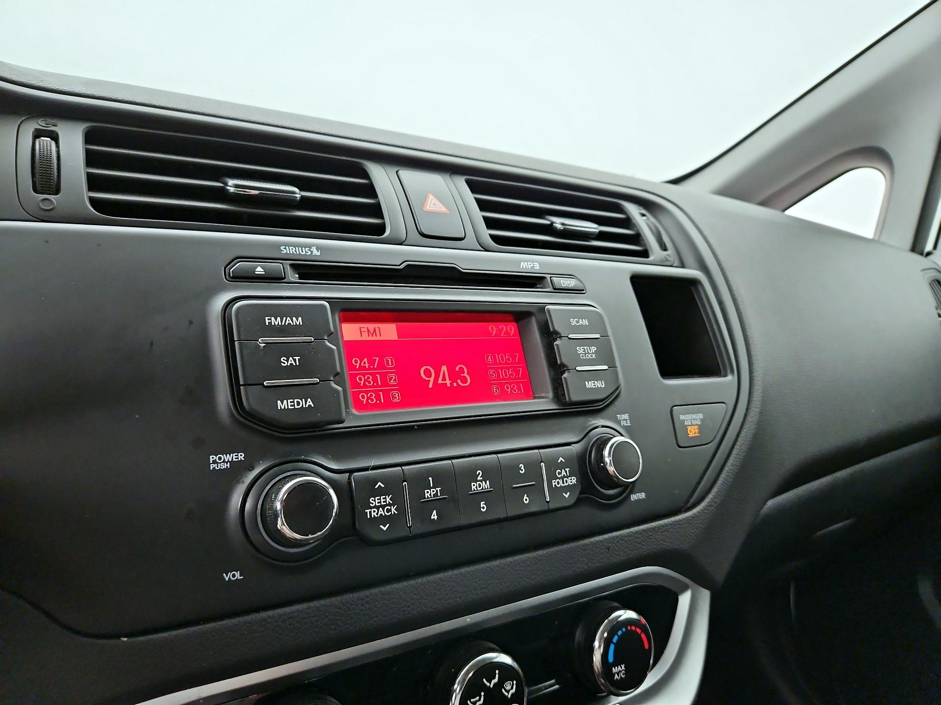 Thumbnail: 2015 Kia Rio - 14
