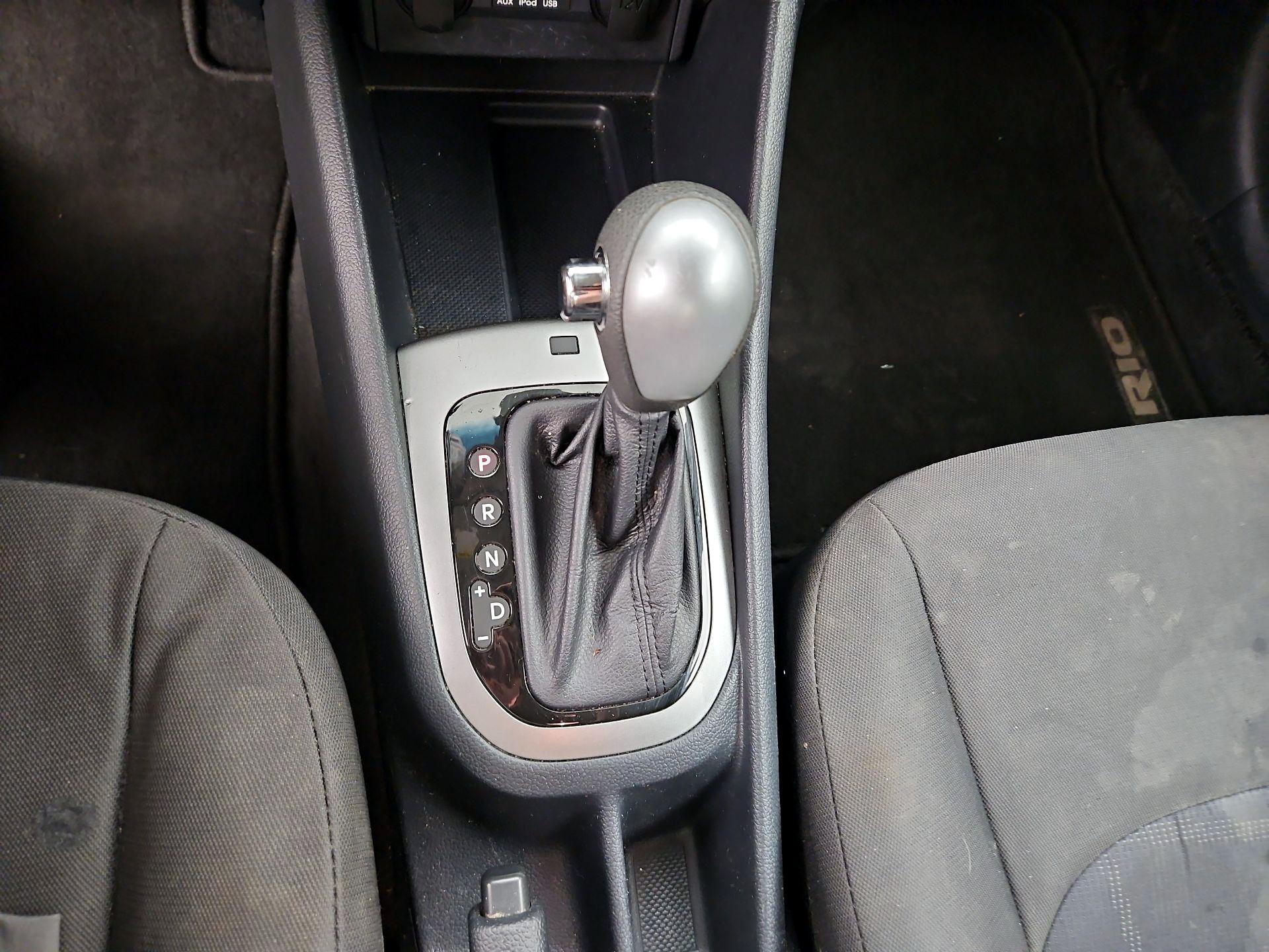 Thumbnail: 2015 Kia Rio - 16